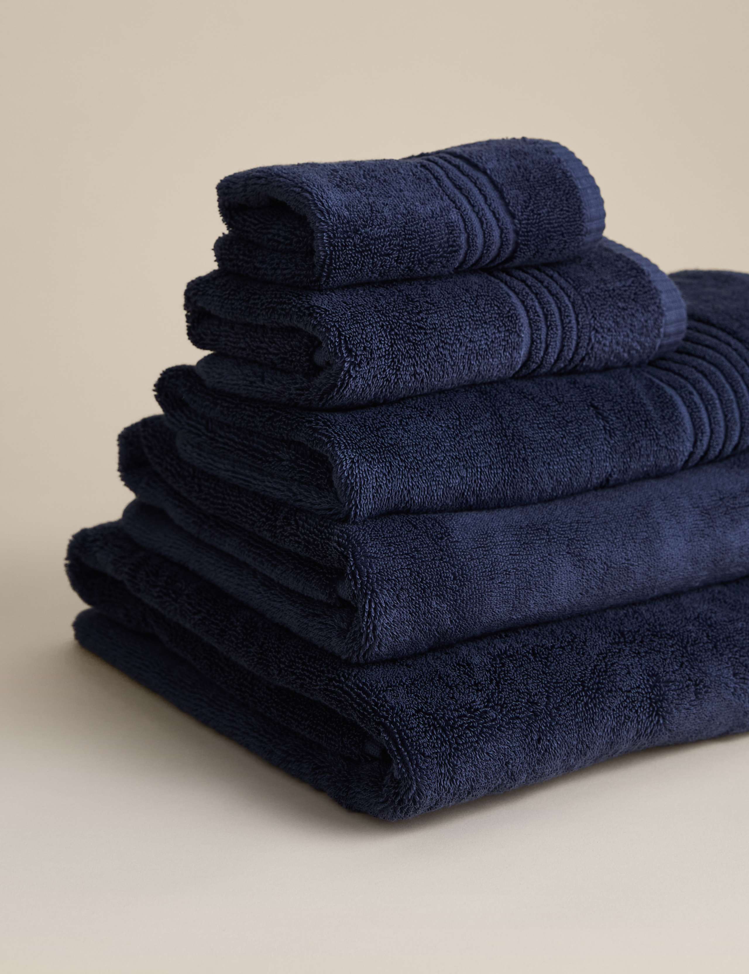 Luxury Egyptian Cotton Towel 2 of 4