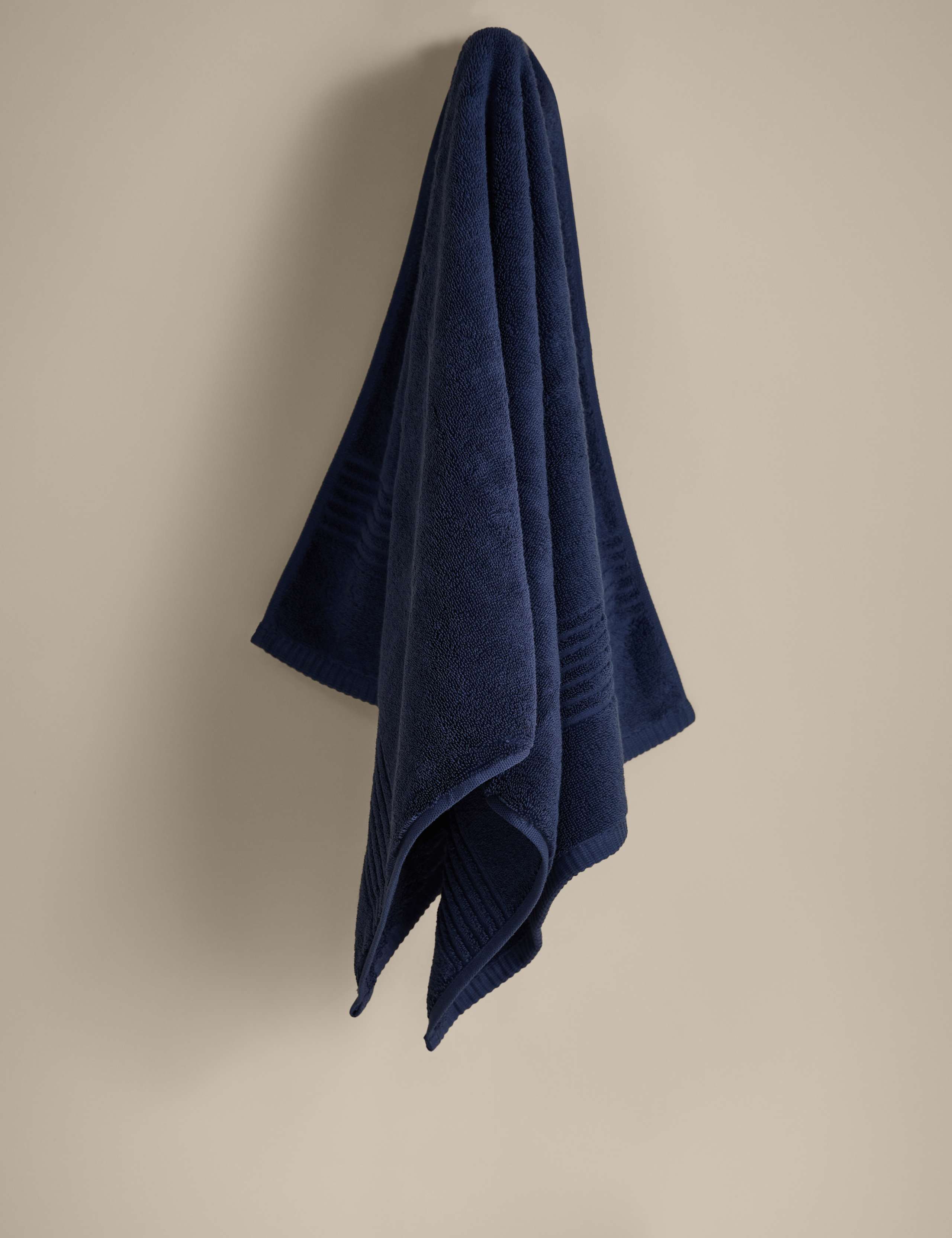 Luxury Egyptian Cotton Towel 3 of 4