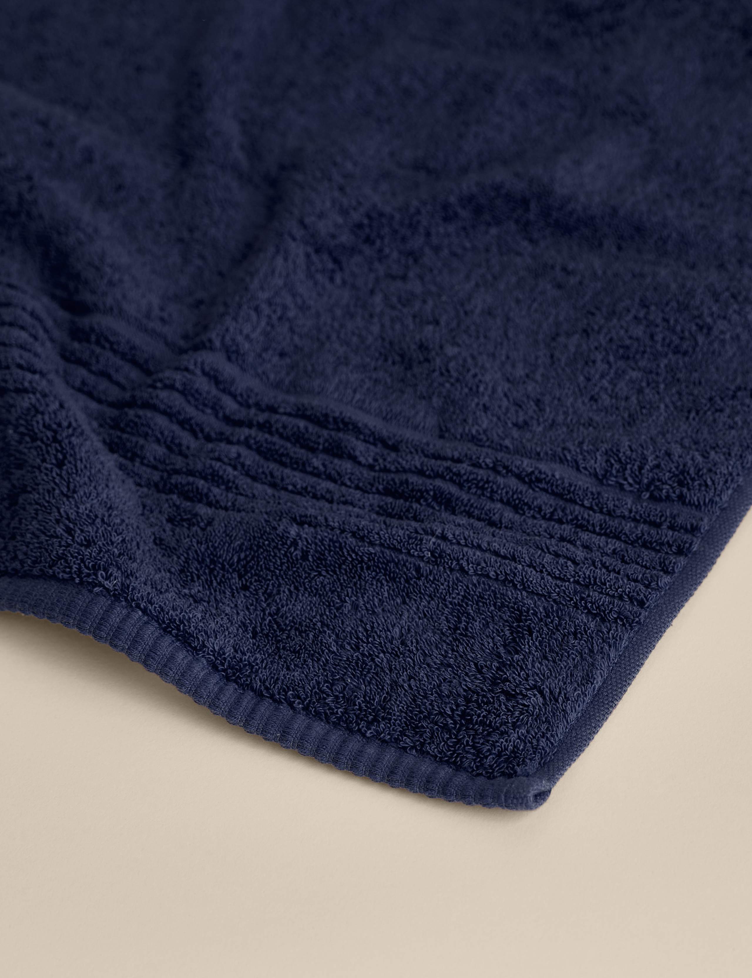 Luxury Egyptian Cotton Towel 4 of 4