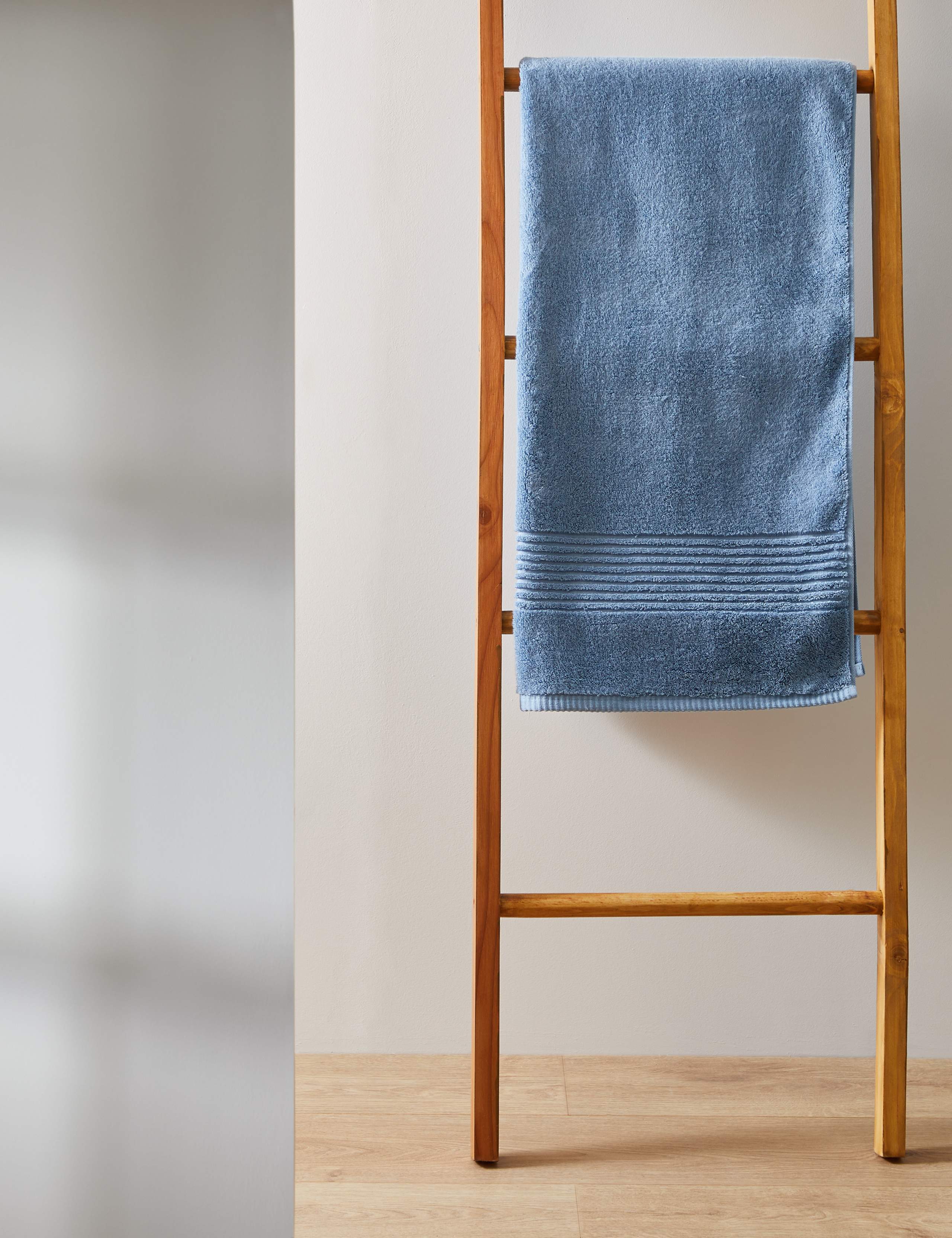 Luxury Egyptian Cotton Towel 4 of 7