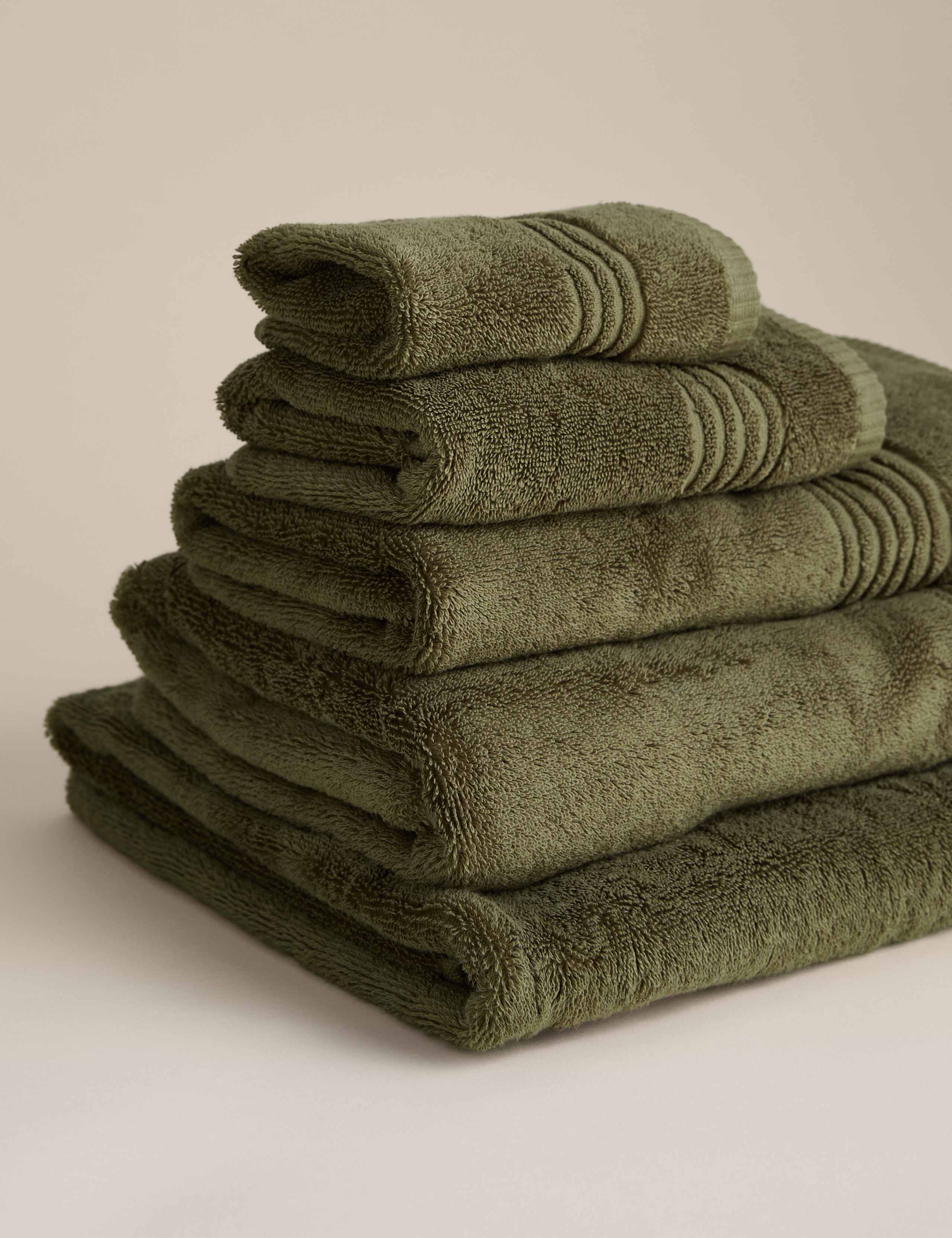 Luxury Egyptian Cotton Towel 2 of 4