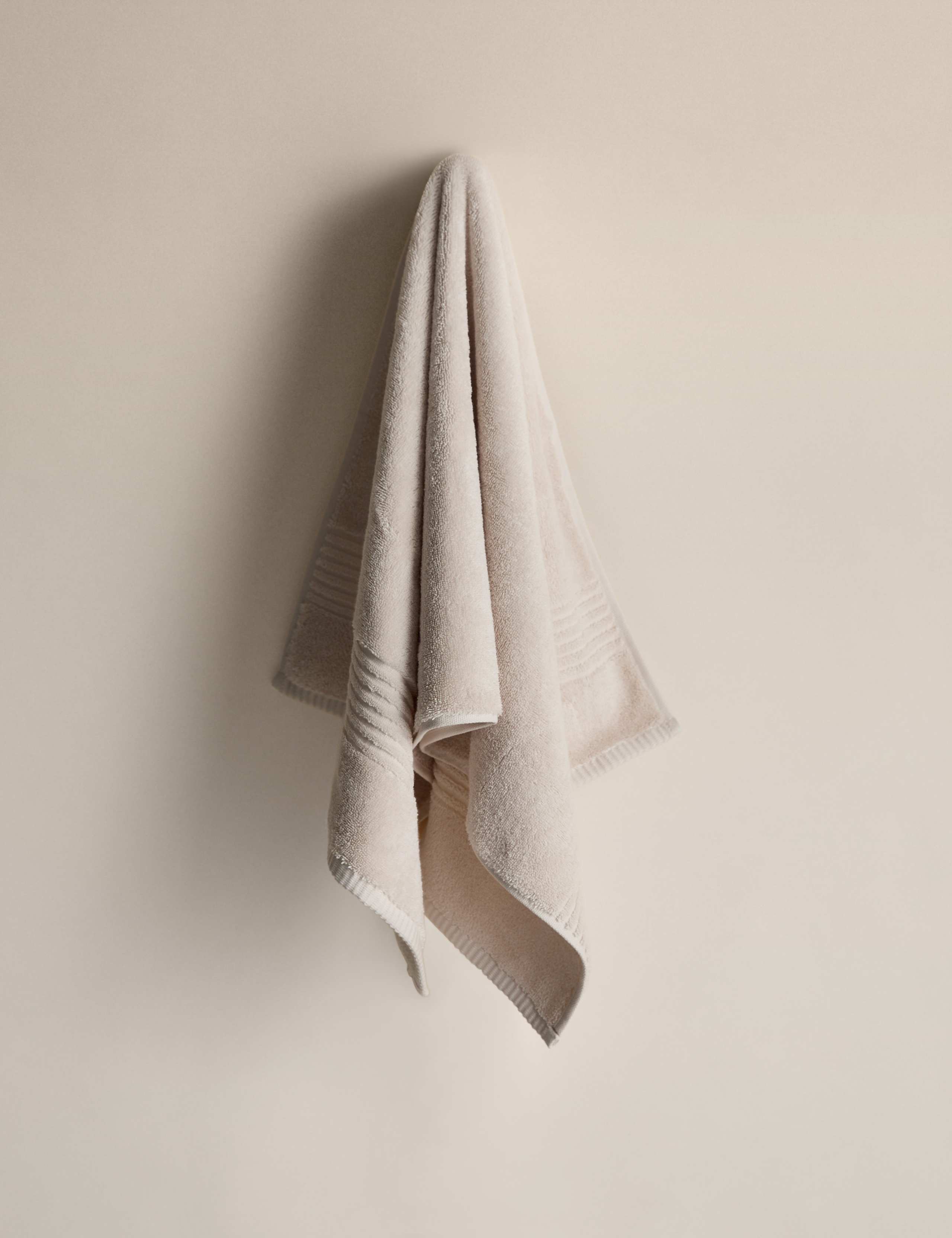 Luxury Egyptian Cotton Towel 3 of 4
