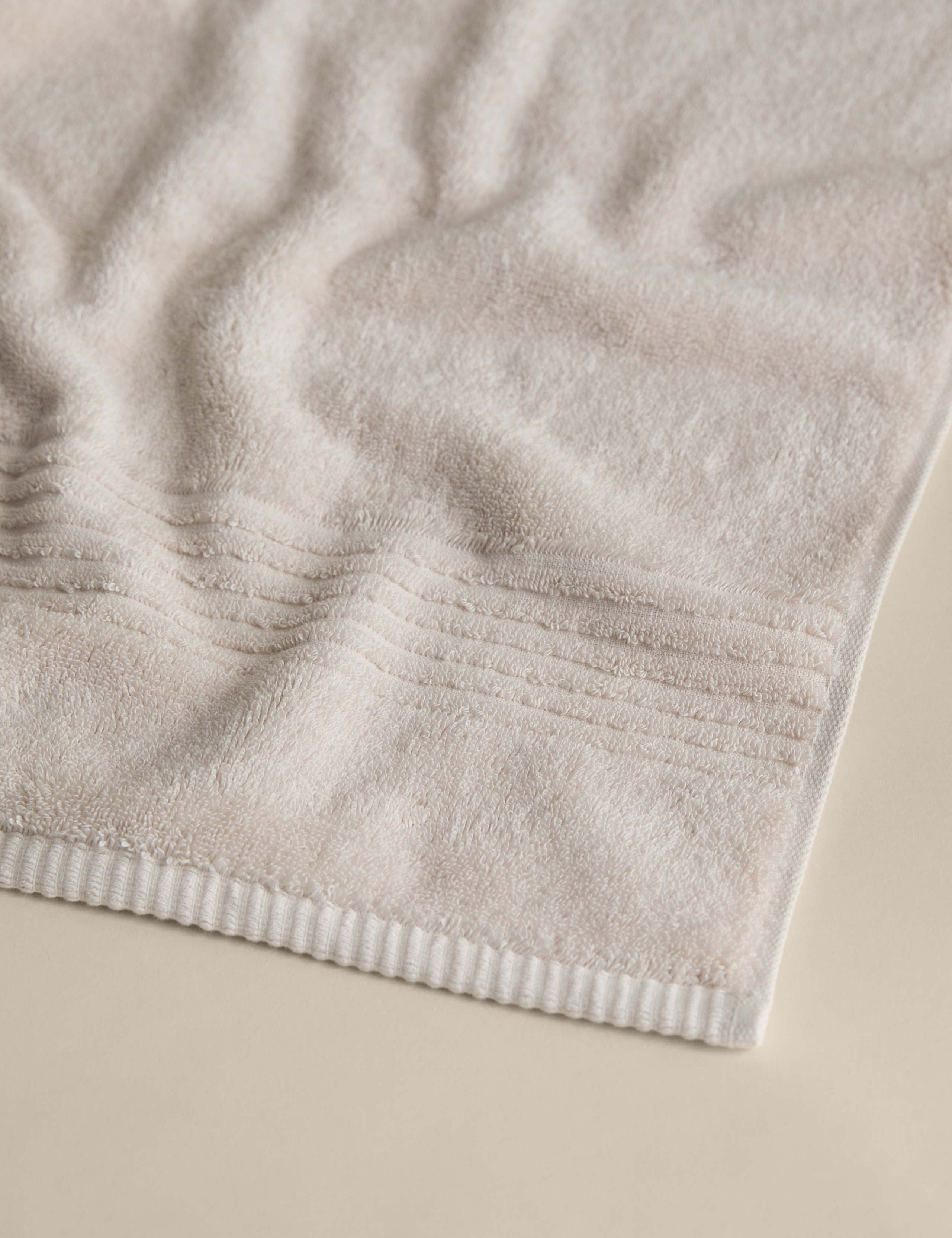 Luxury Egyptian Cotton Towel 4 of 4