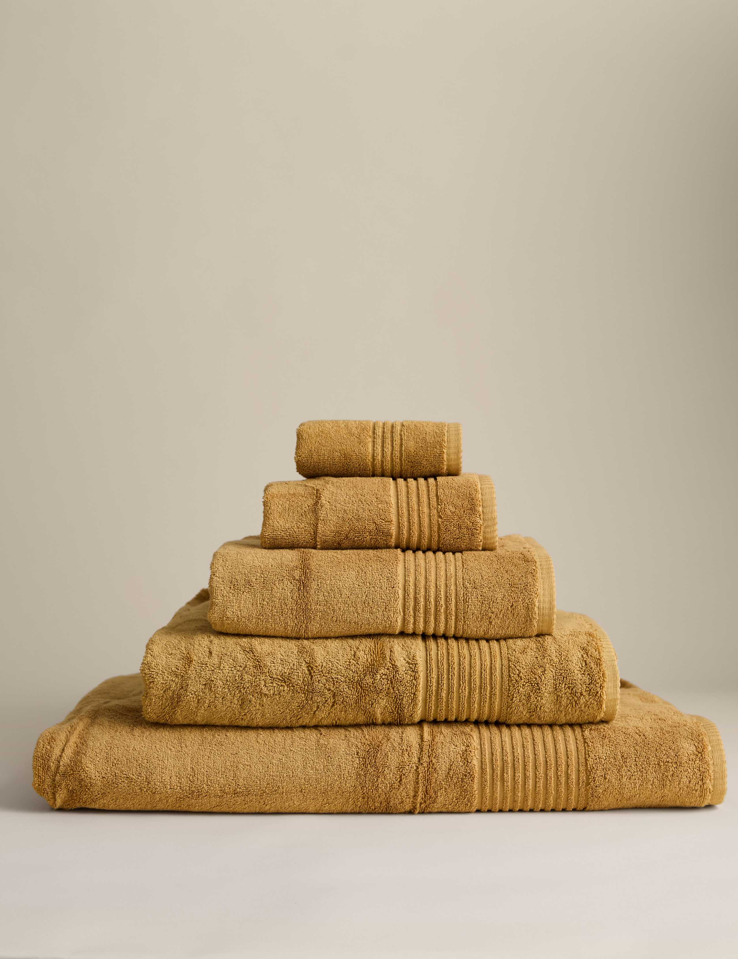 Luxury Egyptian Cotton Towel 1 of 4