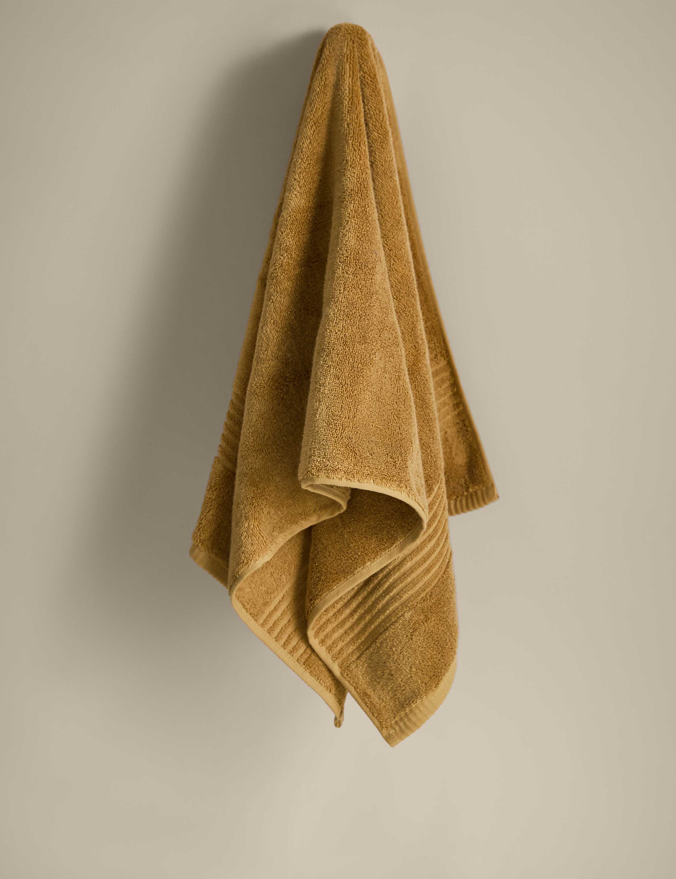 Luxury Egyptian Cotton Towel 3 of 4