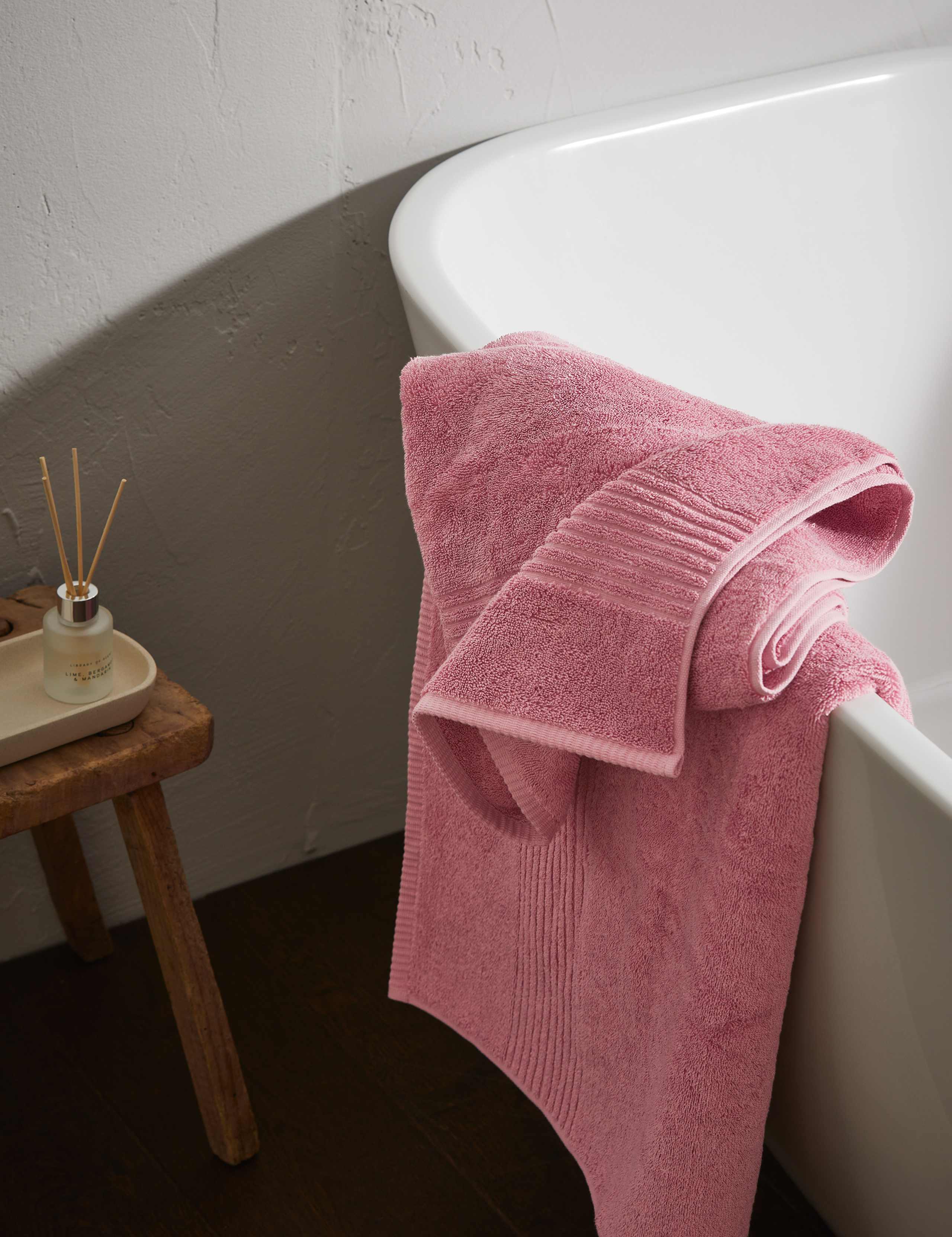 Luxury Egyptian Cotton Towel 1 of 7