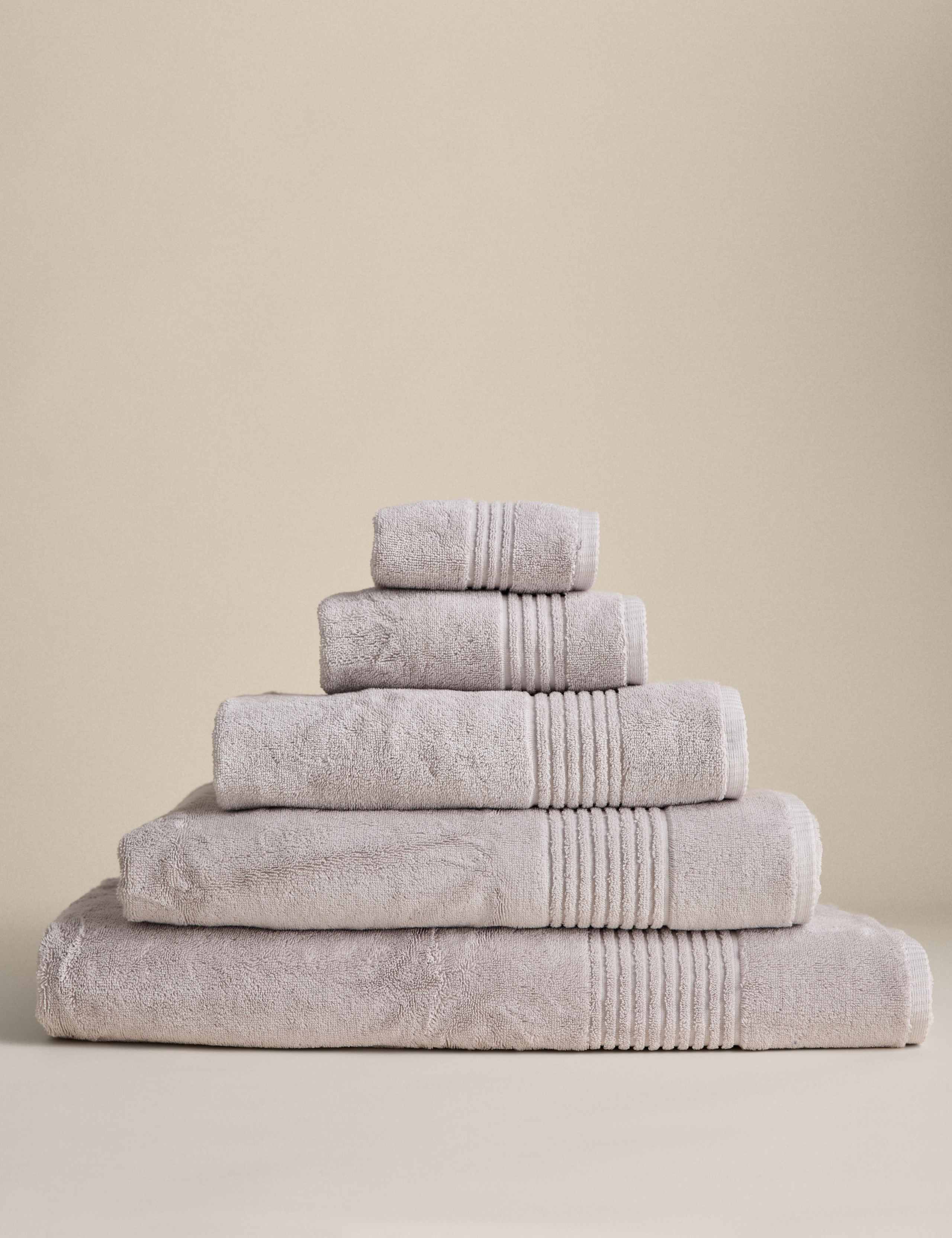 Luxury Egyptian Cotton Towel 1 of 4