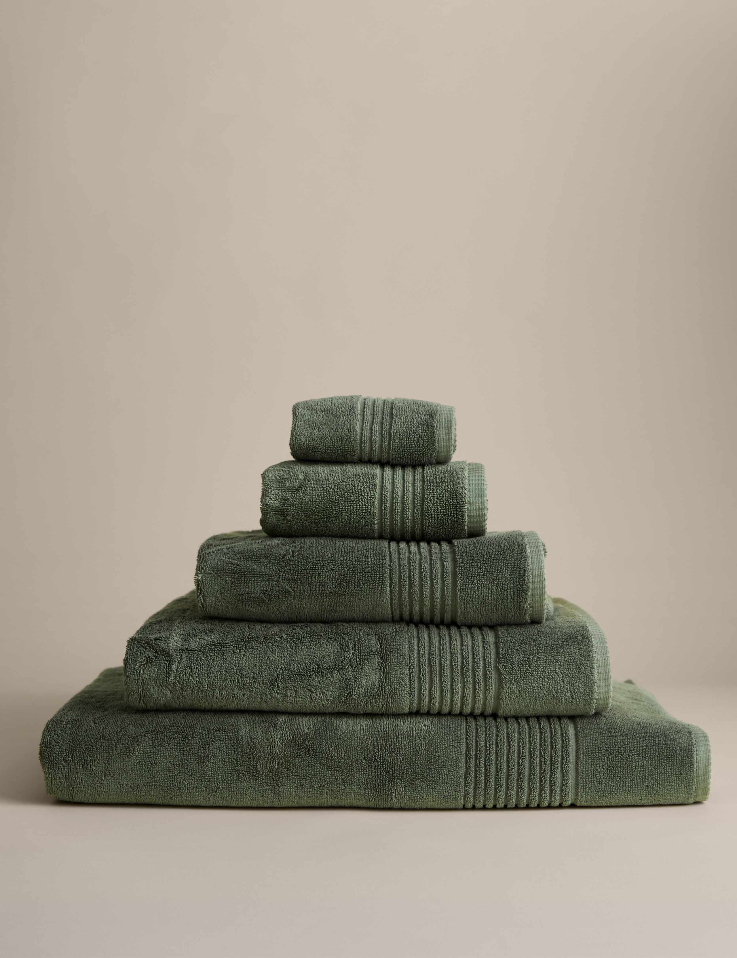 Luxury Egyptian Cotton Towel 1 of 4