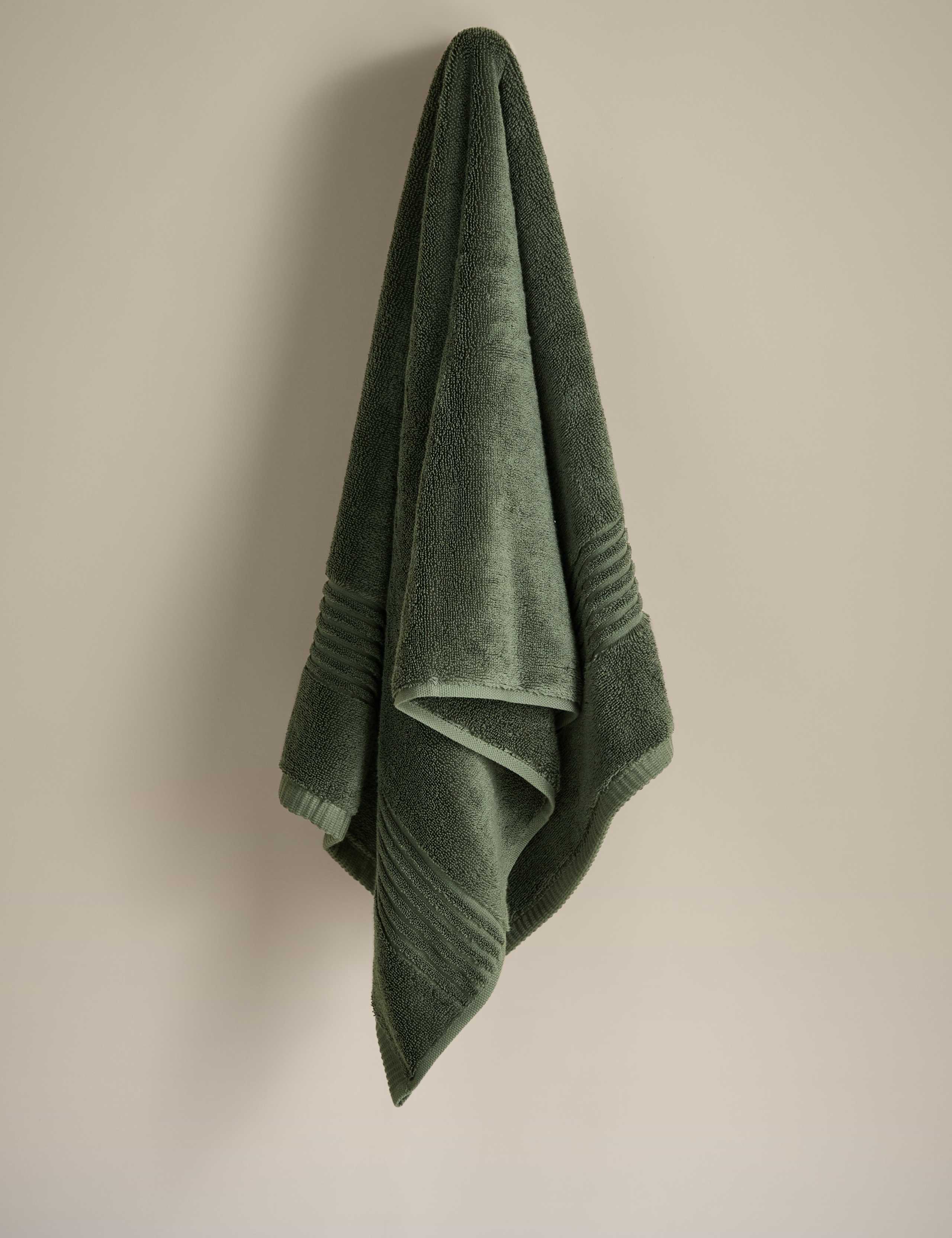 Luxury Egyptian Cotton Towel 3 of 4