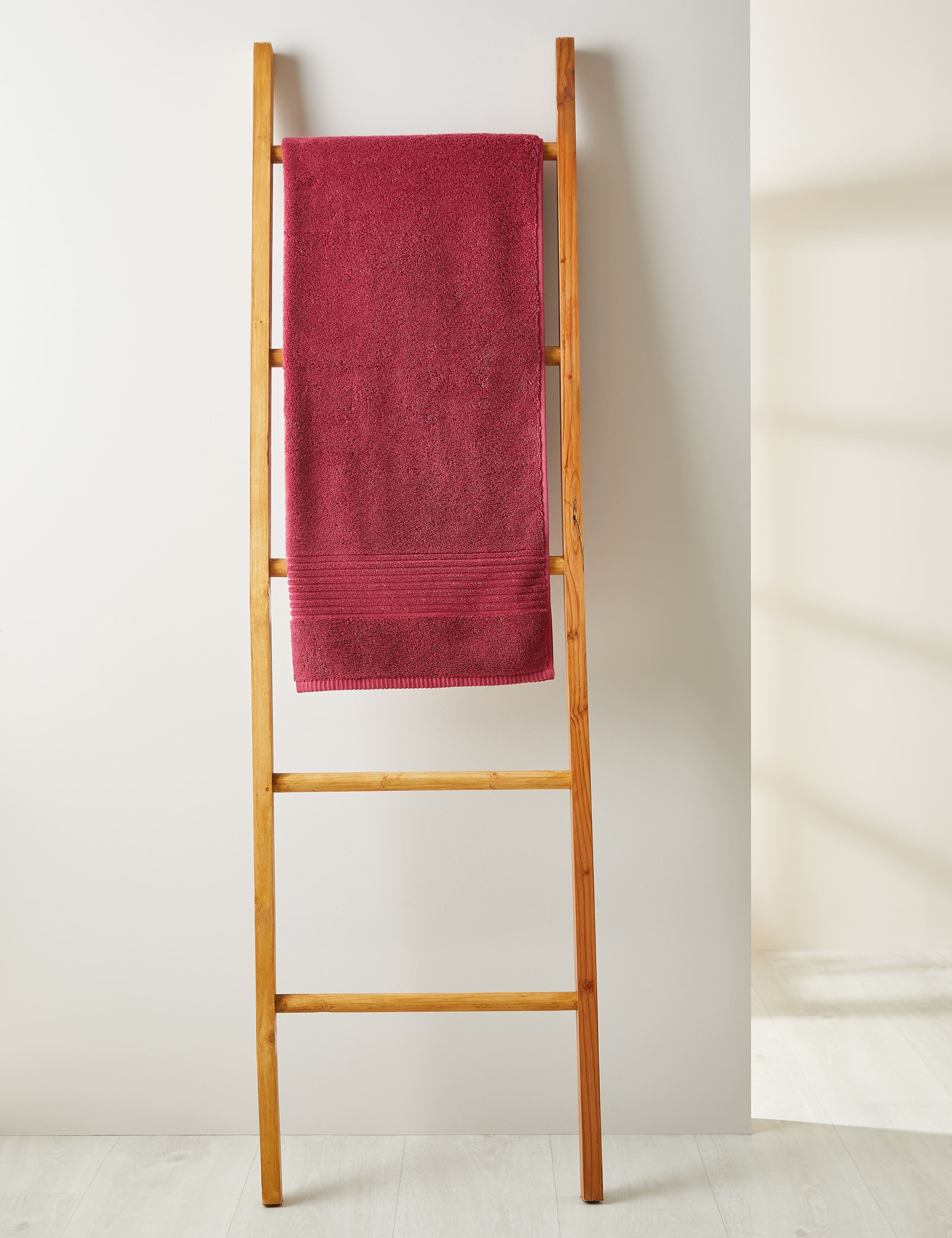 Luxury Egyptian Cotton Towel 4 of 7