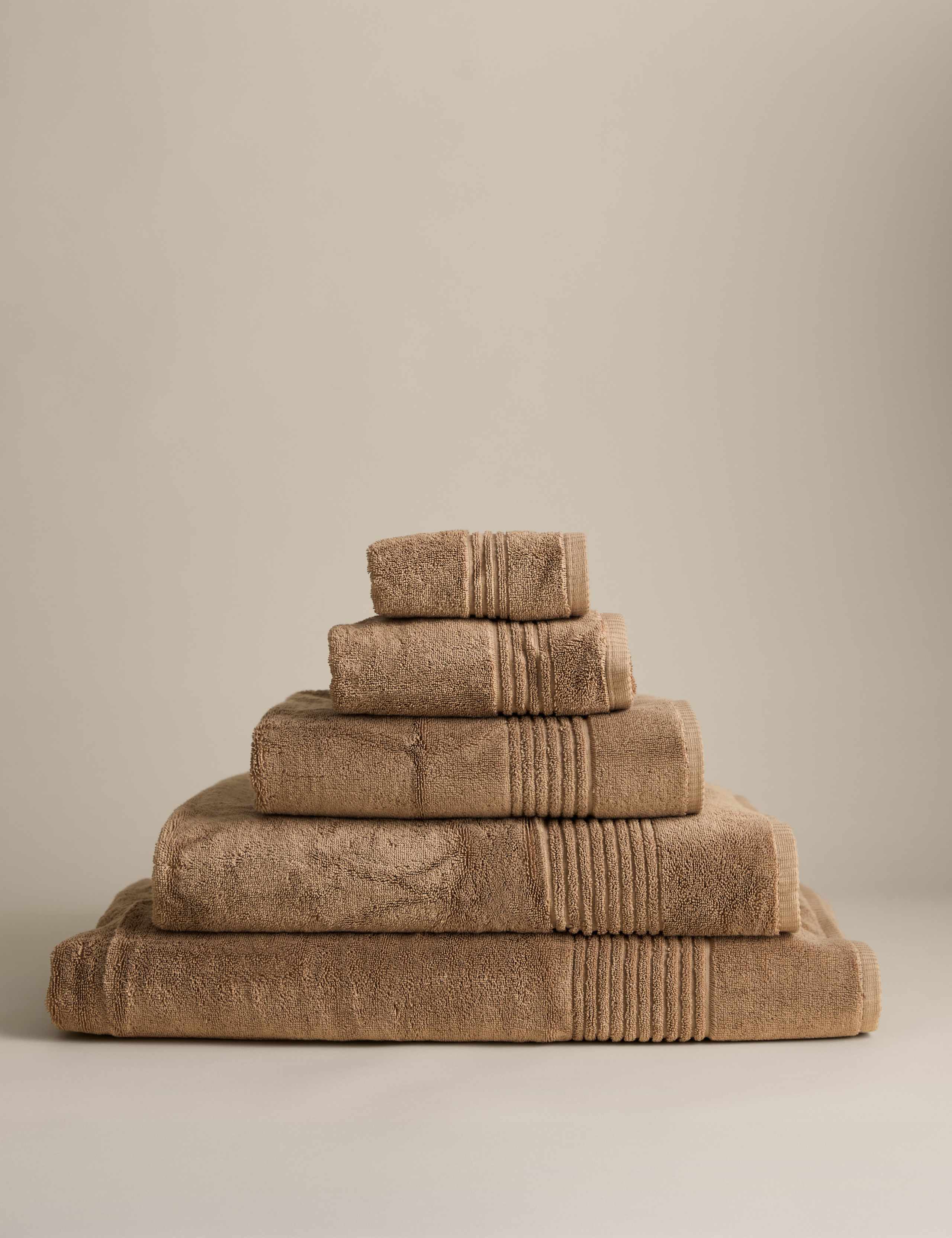 Luxury Egyptian Cotton Towel 1 of 4