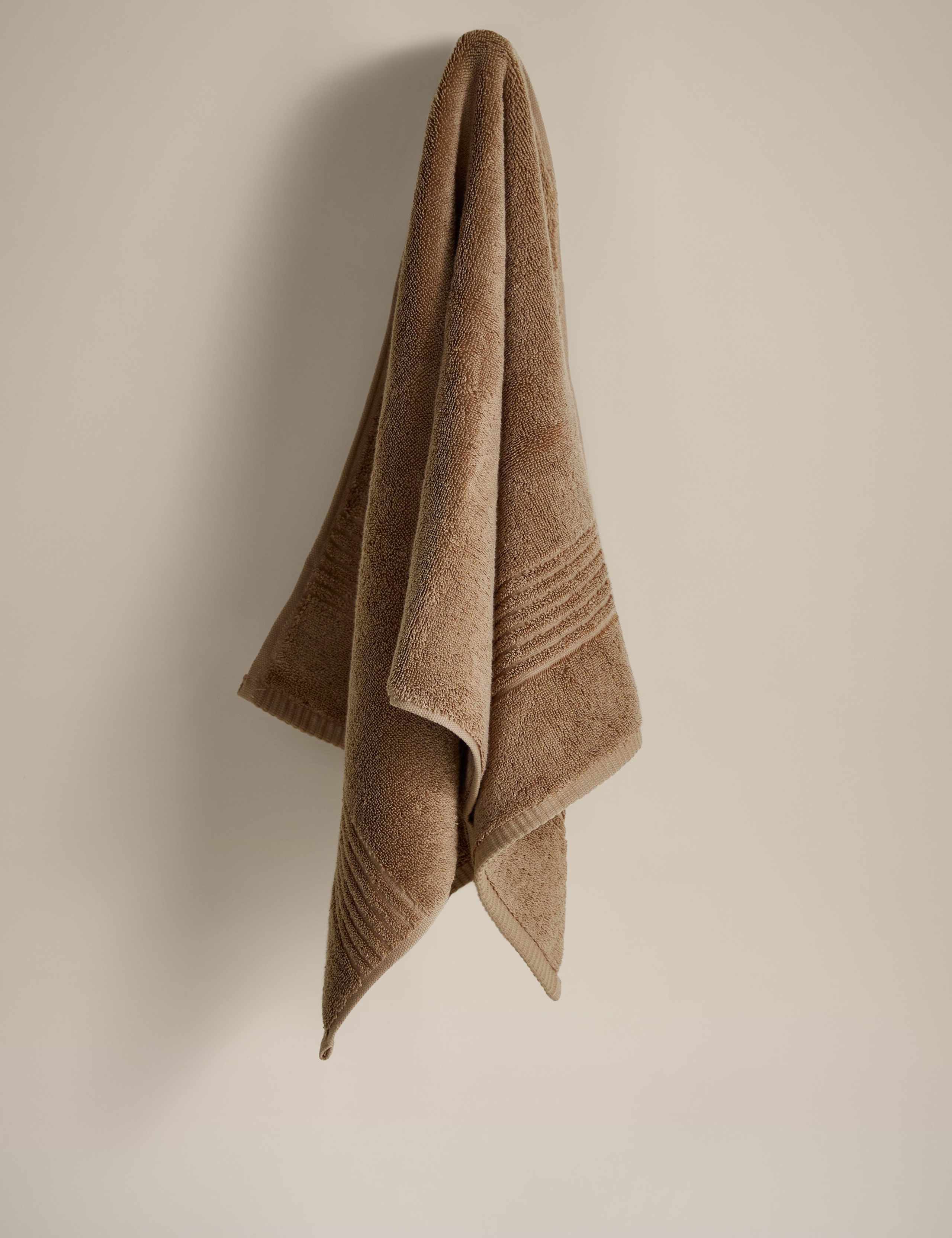 Luxury Egyptian Cotton Towel 3 of 4