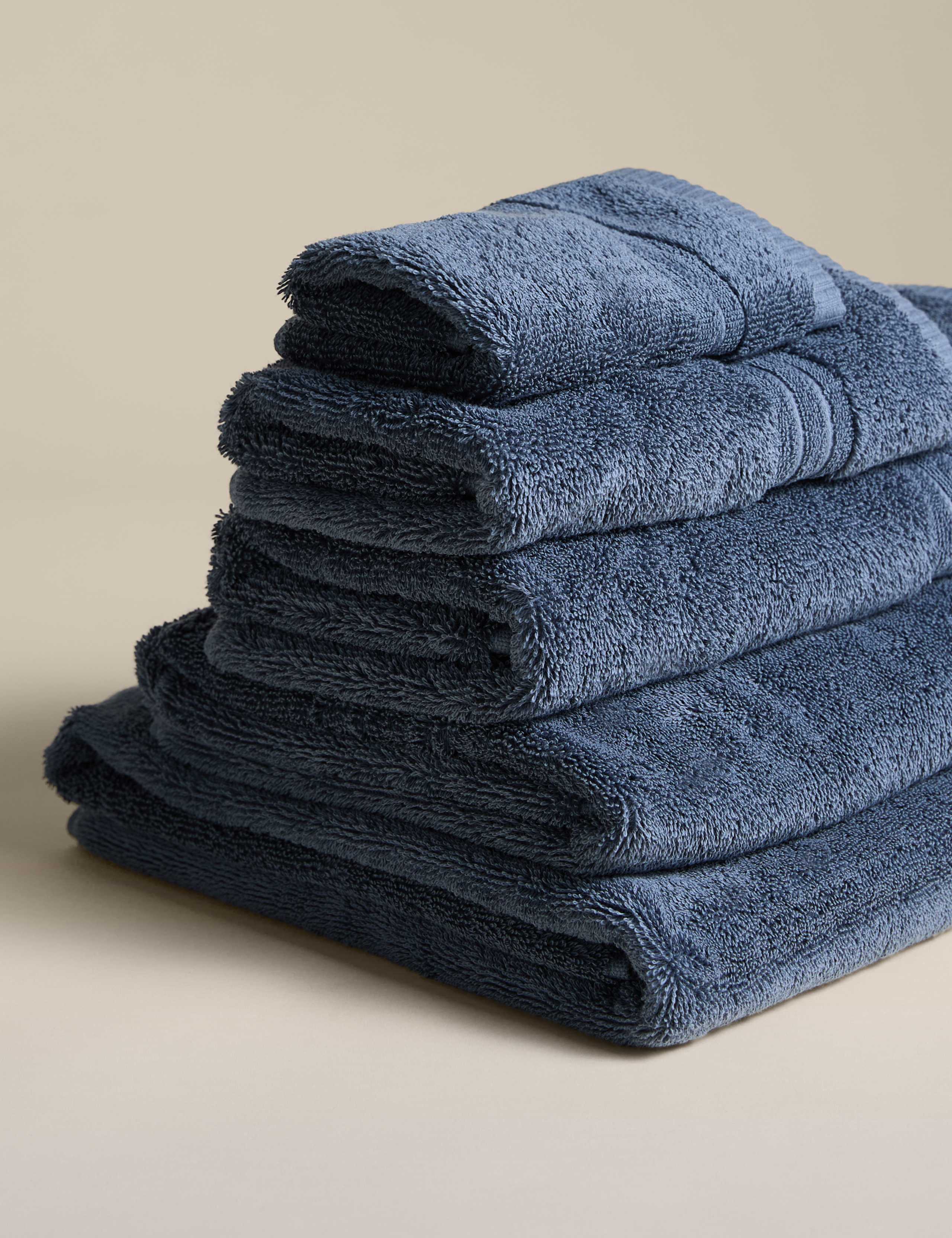Egyptian Cotton Towel 2 of 4