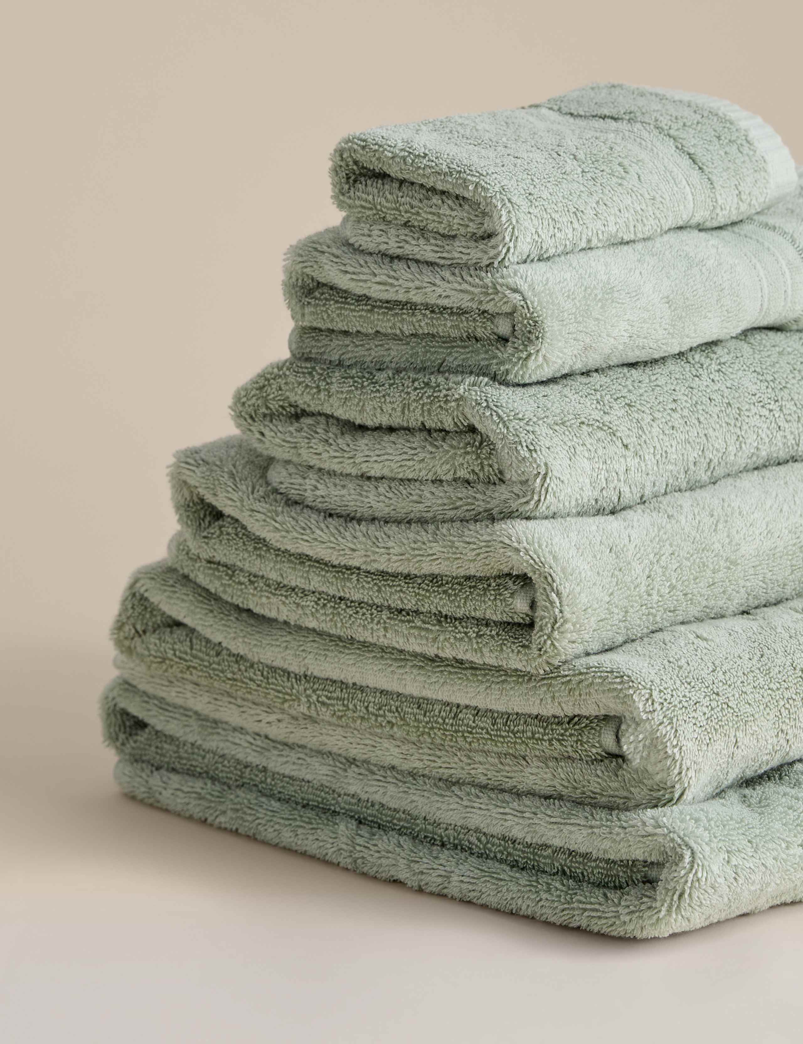 Egyptian Cotton Towel 3 of 5