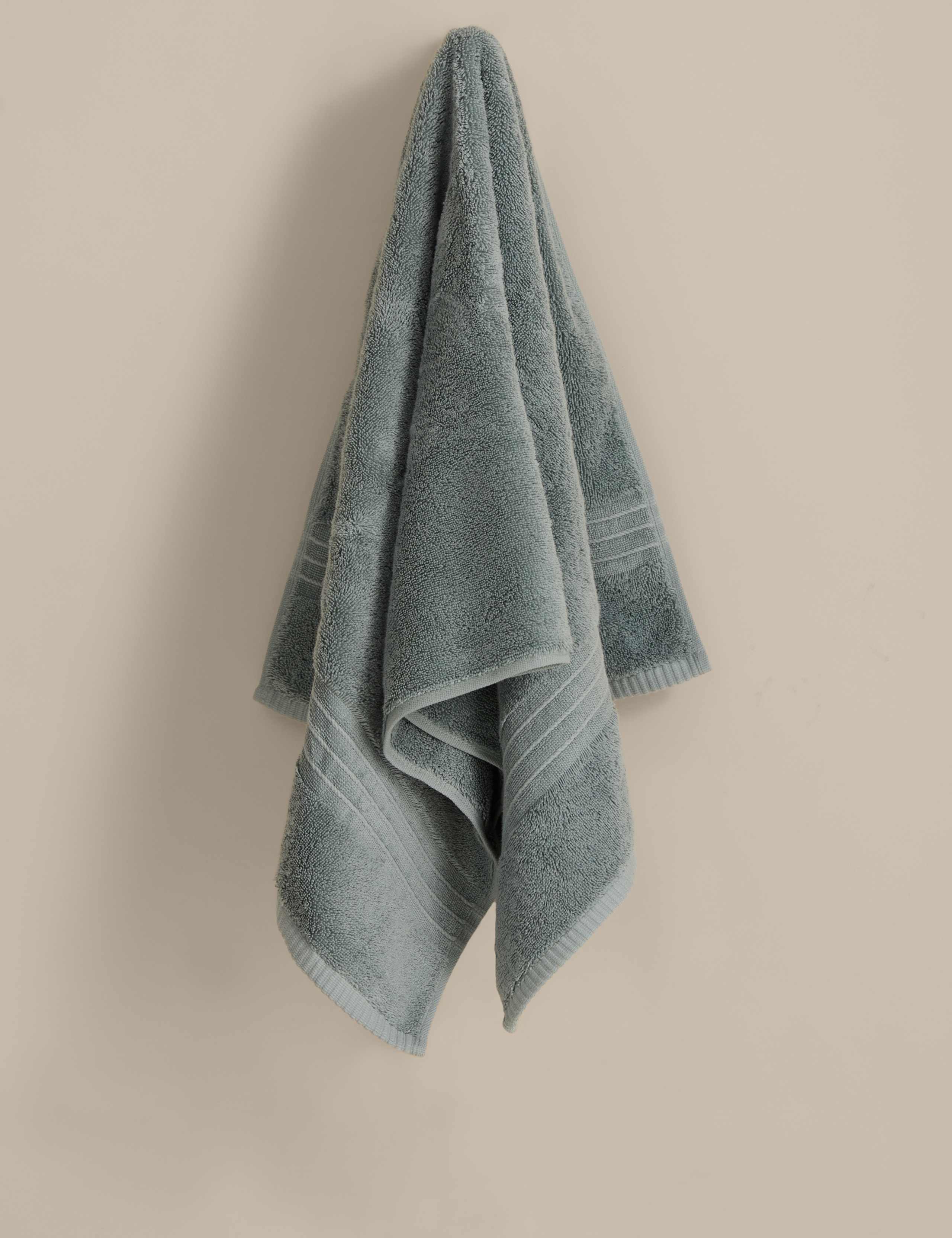 Egyptian Cotton Towel 3 of 4