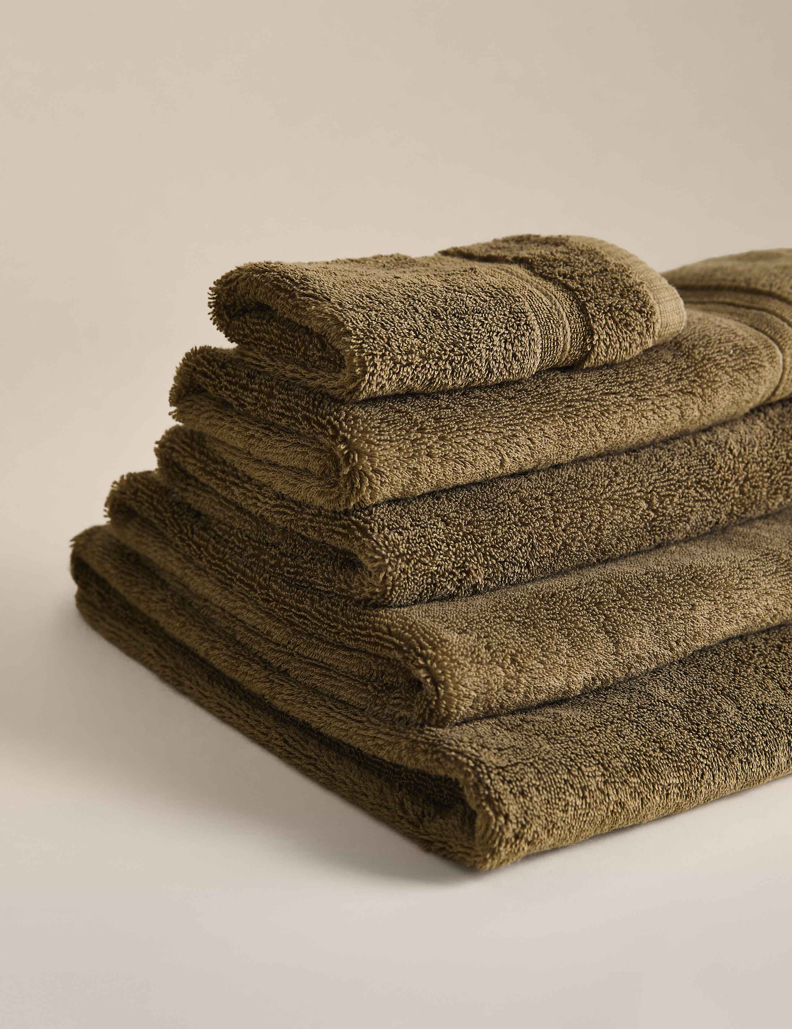 Egyptian Cotton Towel 2 of 4
