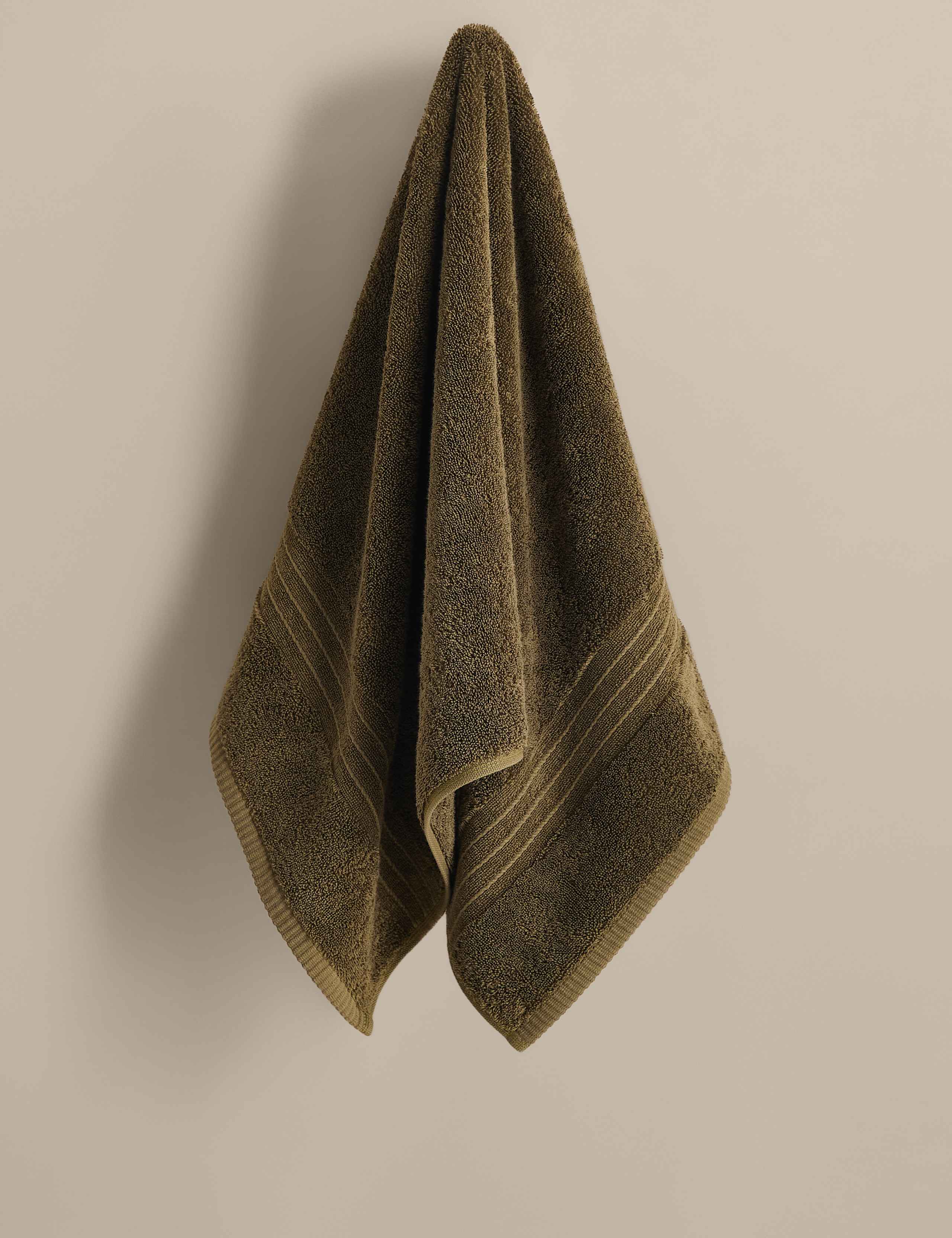 Egyptian Cotton Towel 3 of 4