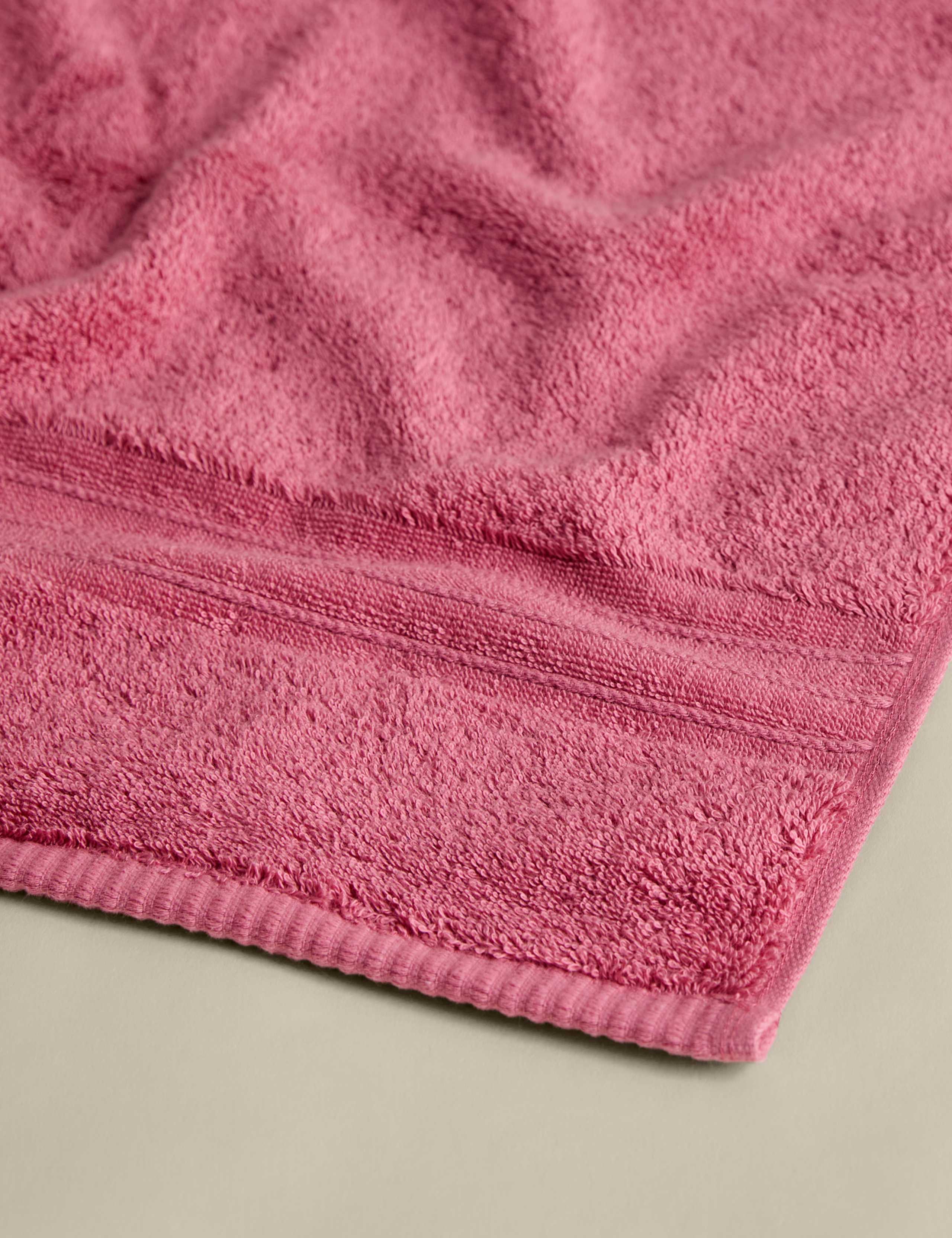 Egyptian Cotton Towel 3 of 4