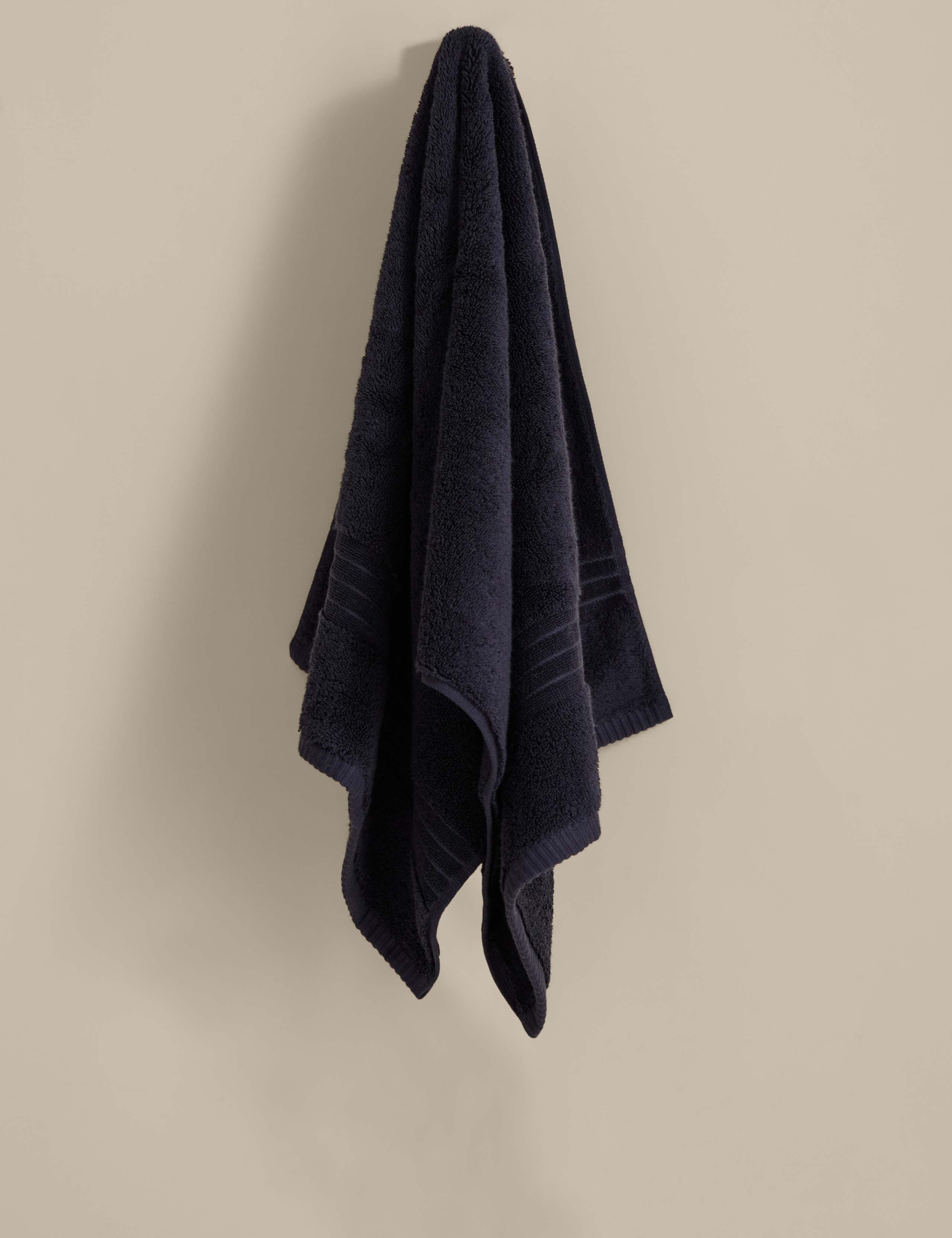Egyptian Cotton Towel 3 of 4