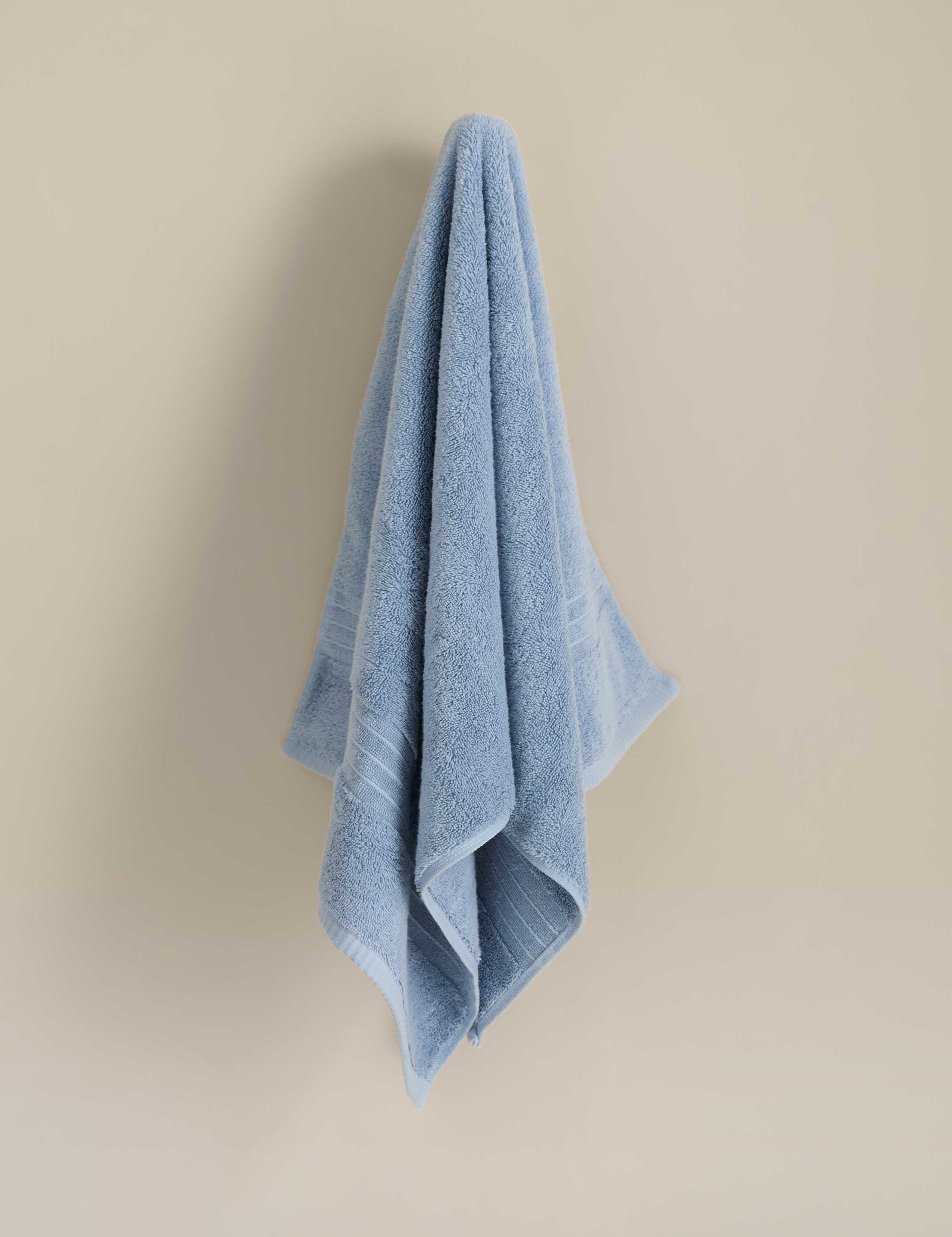 Egyptian Cotton Towel 3 of 4