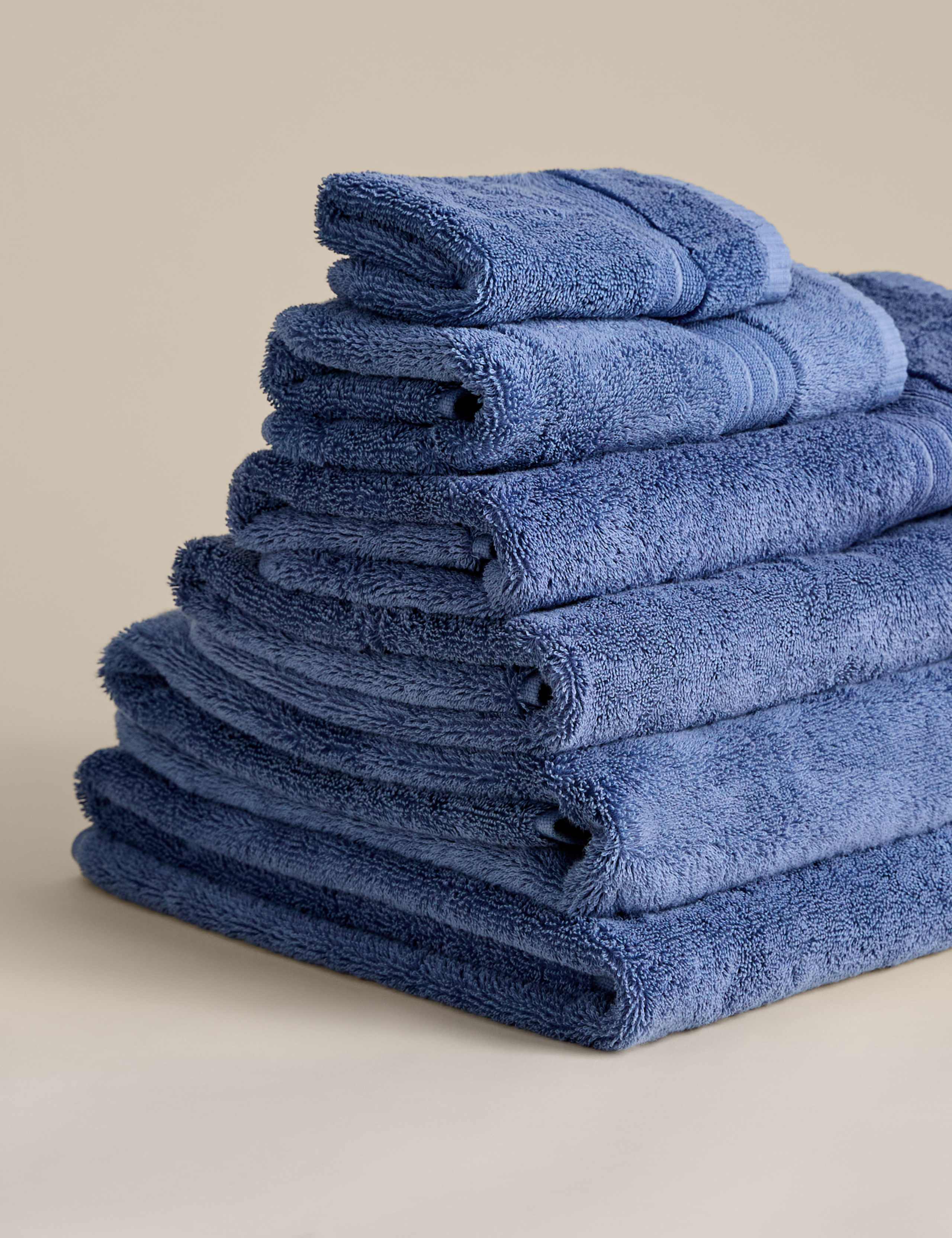 Egyptian Cotton Towel 2 of 4
