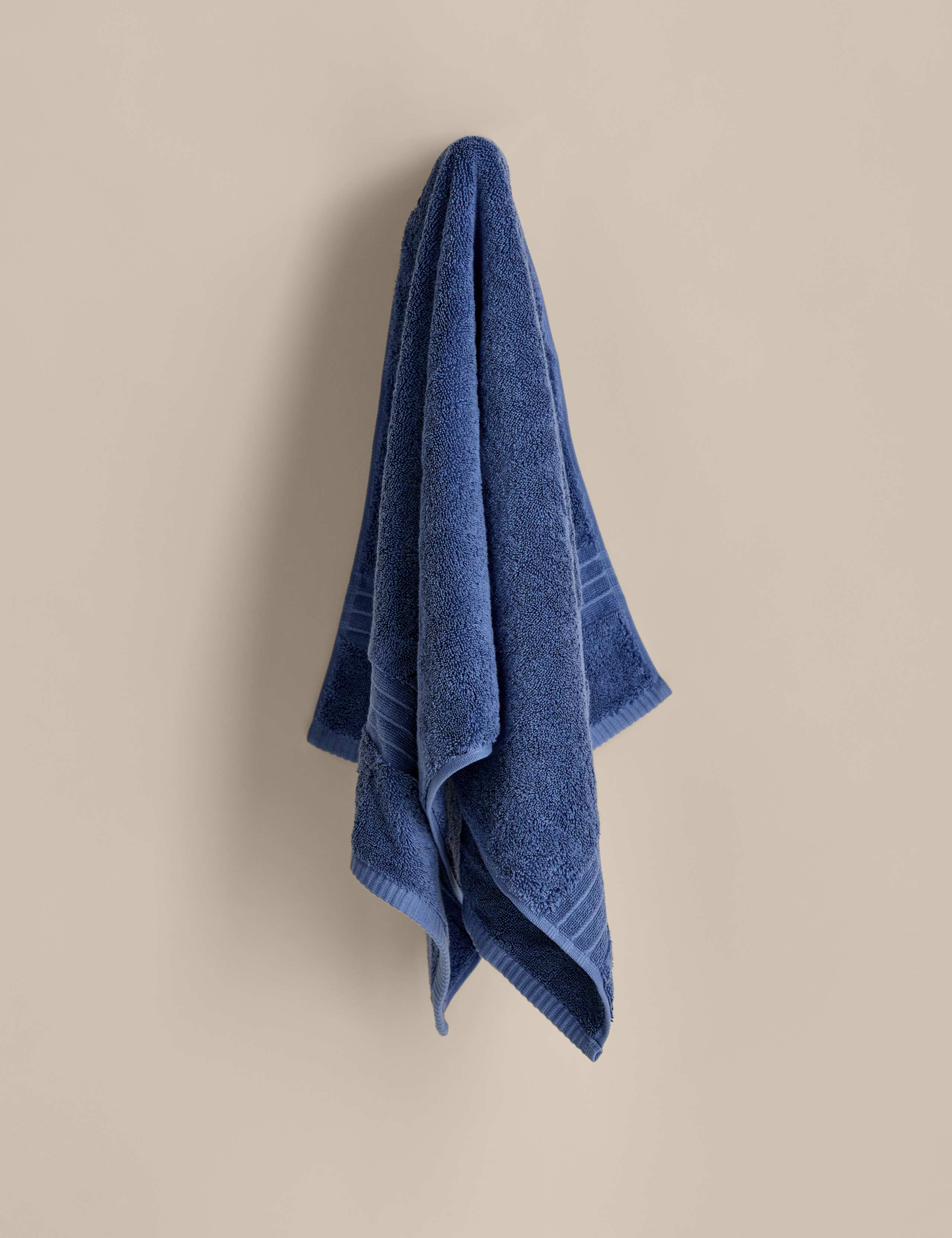 Egyptian Cotton Towel 3 of 4