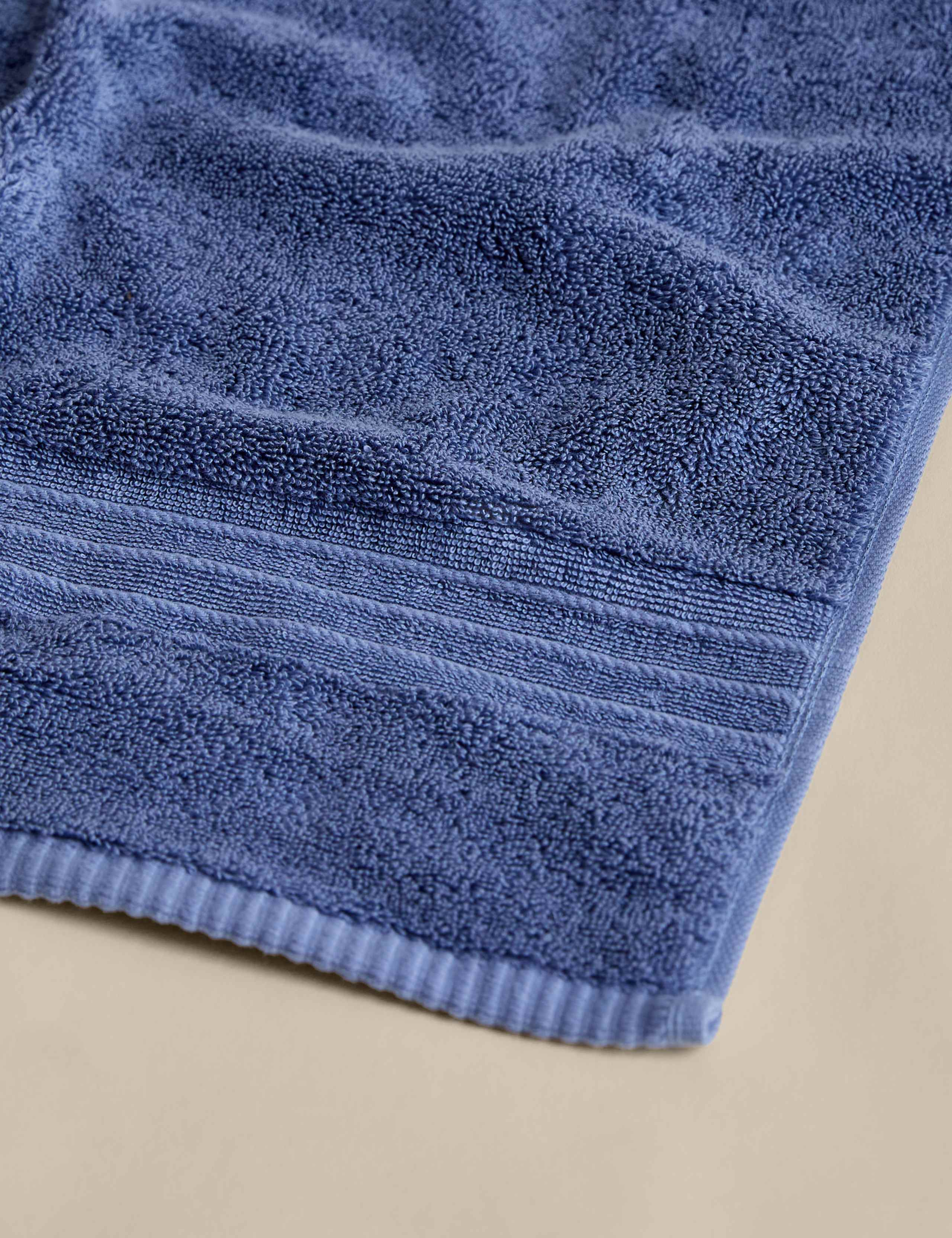 Egyptian Cotton Towel 4 of 4