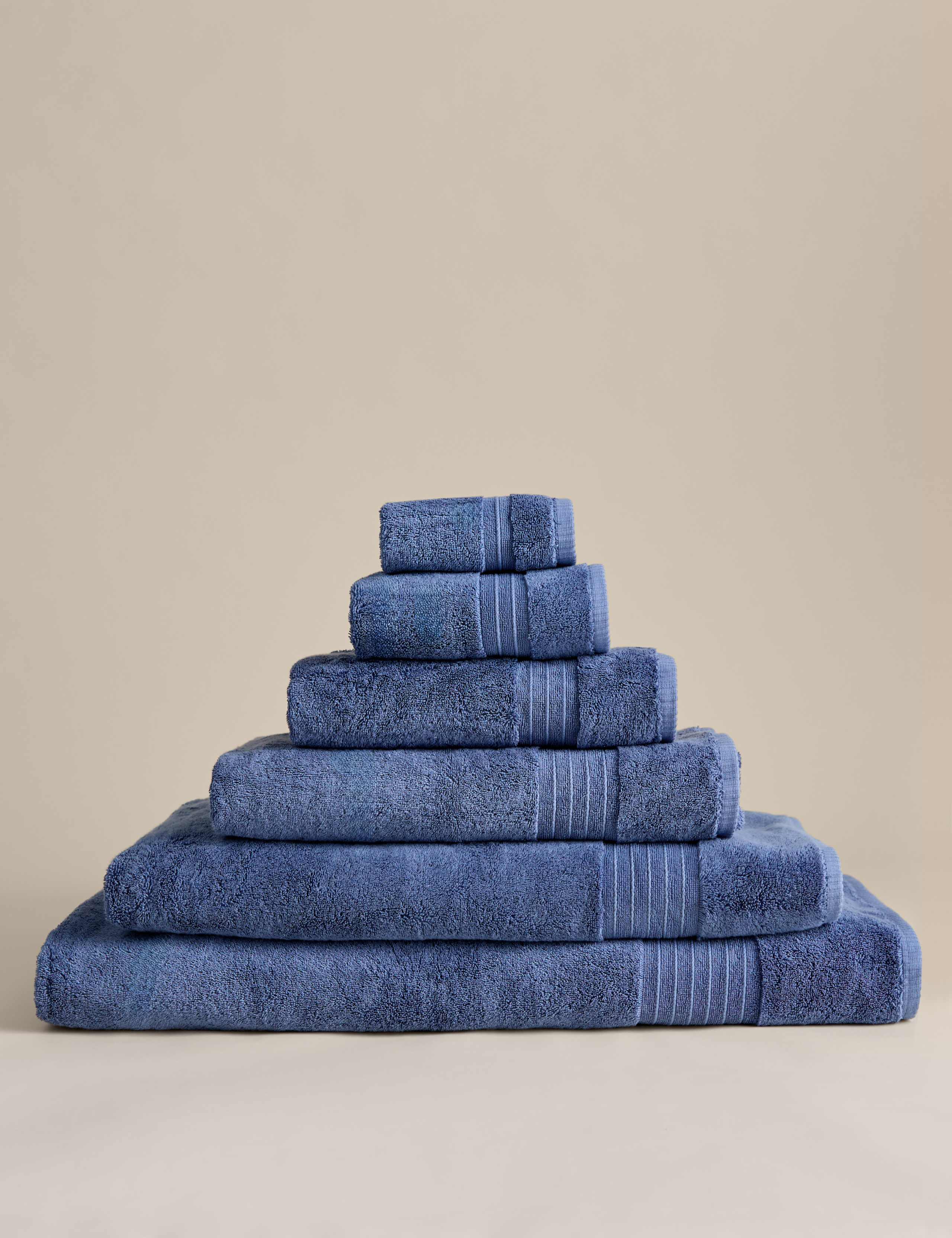 Egyptian Cotton Towel 1 of 4