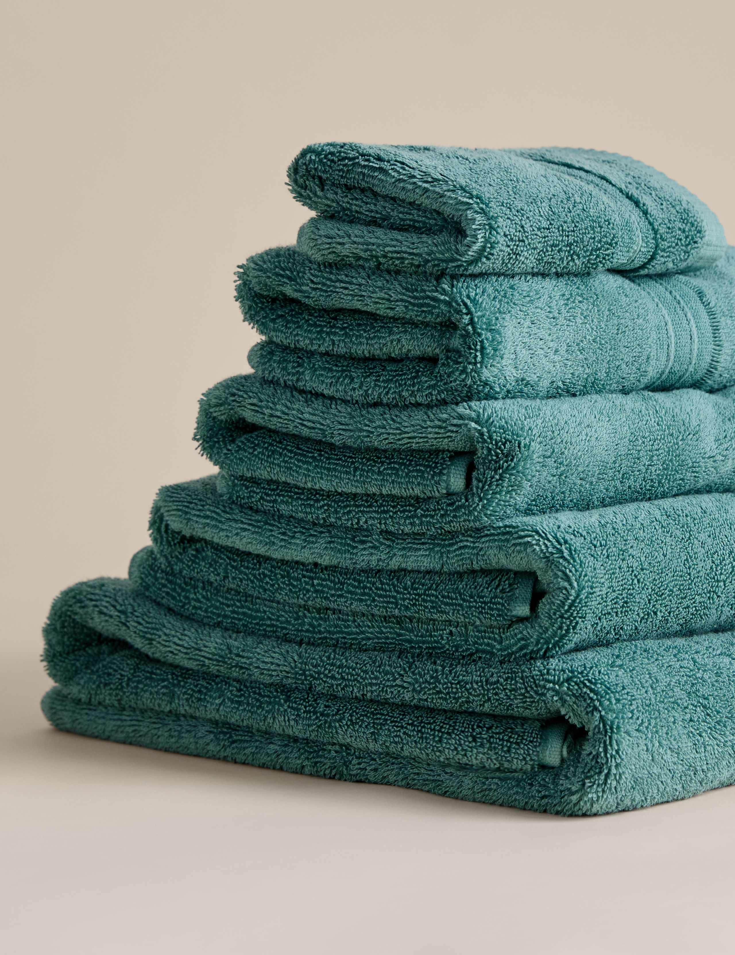 Egyptian Cotton Towel 2 of 4