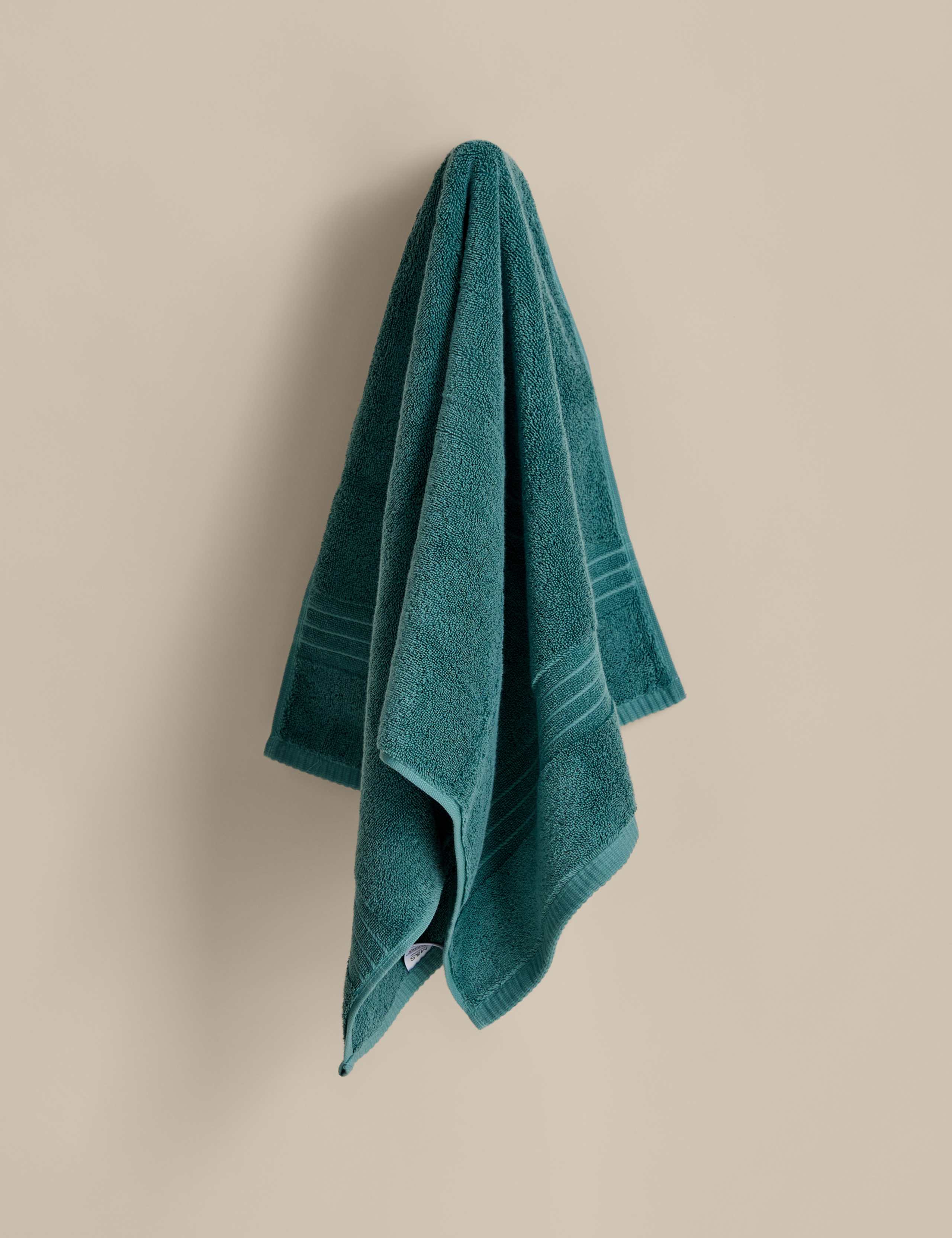 Egyptian Cotton Towel 3 of 4