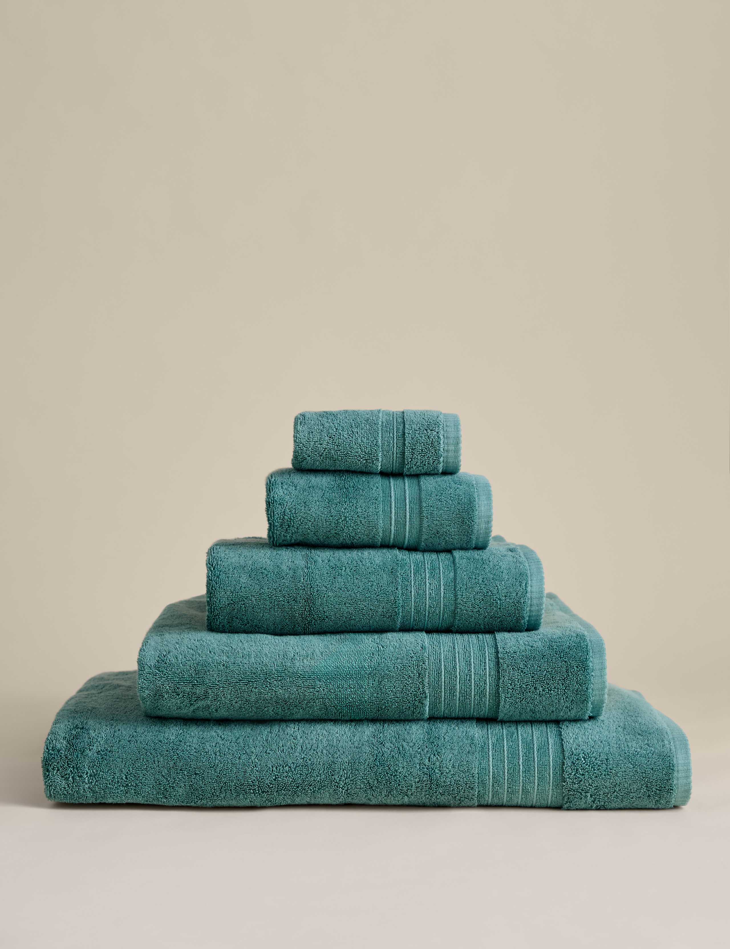 Egyptian Cotton Towel 1 of 4