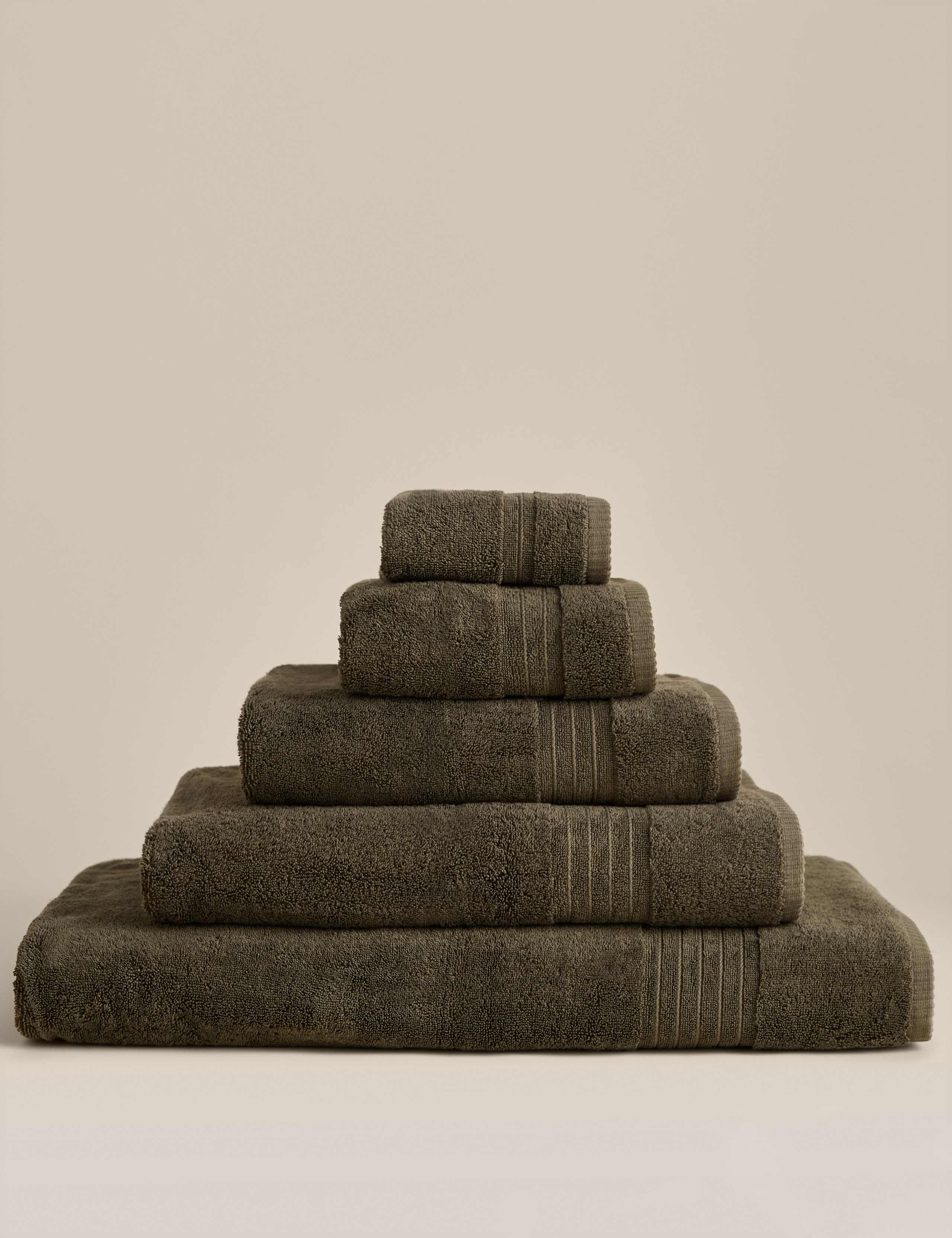 Egyptian Cotton Towel 1 of 4