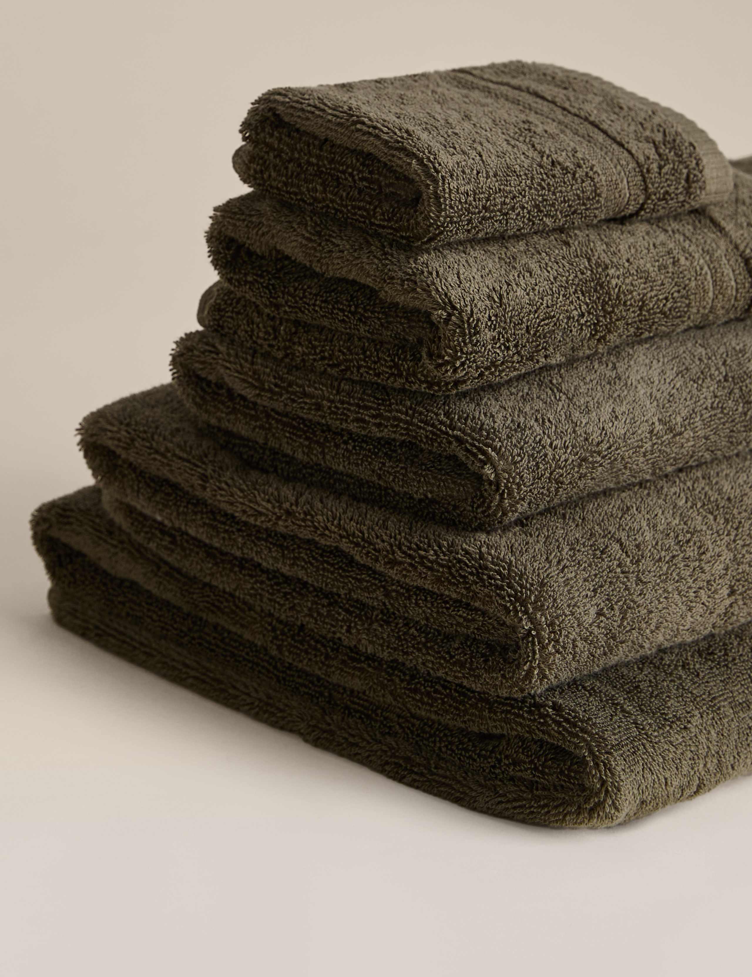 Egyptian Cotton Towel 2 of 4