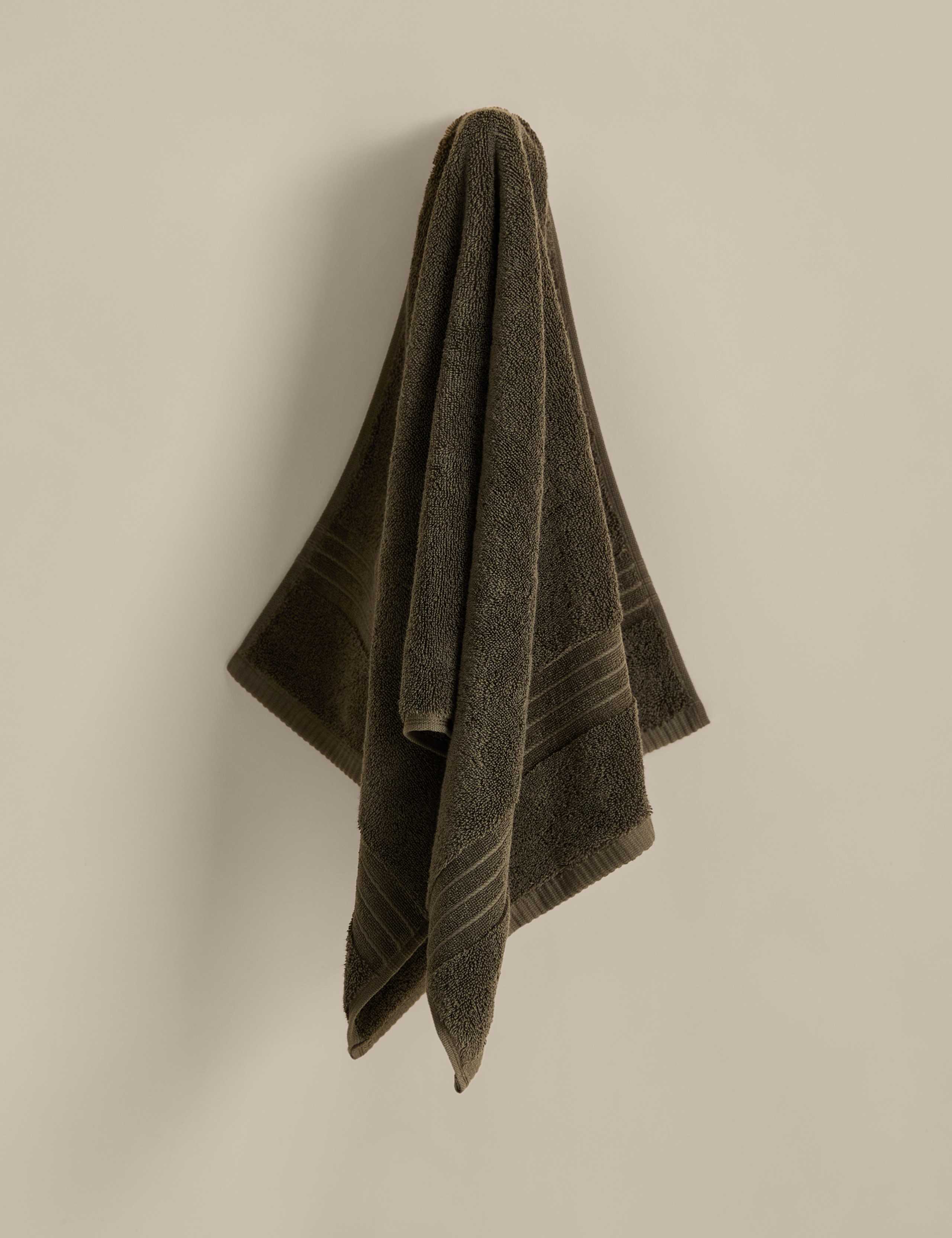Egyptian Cotton Towel 3 of 4