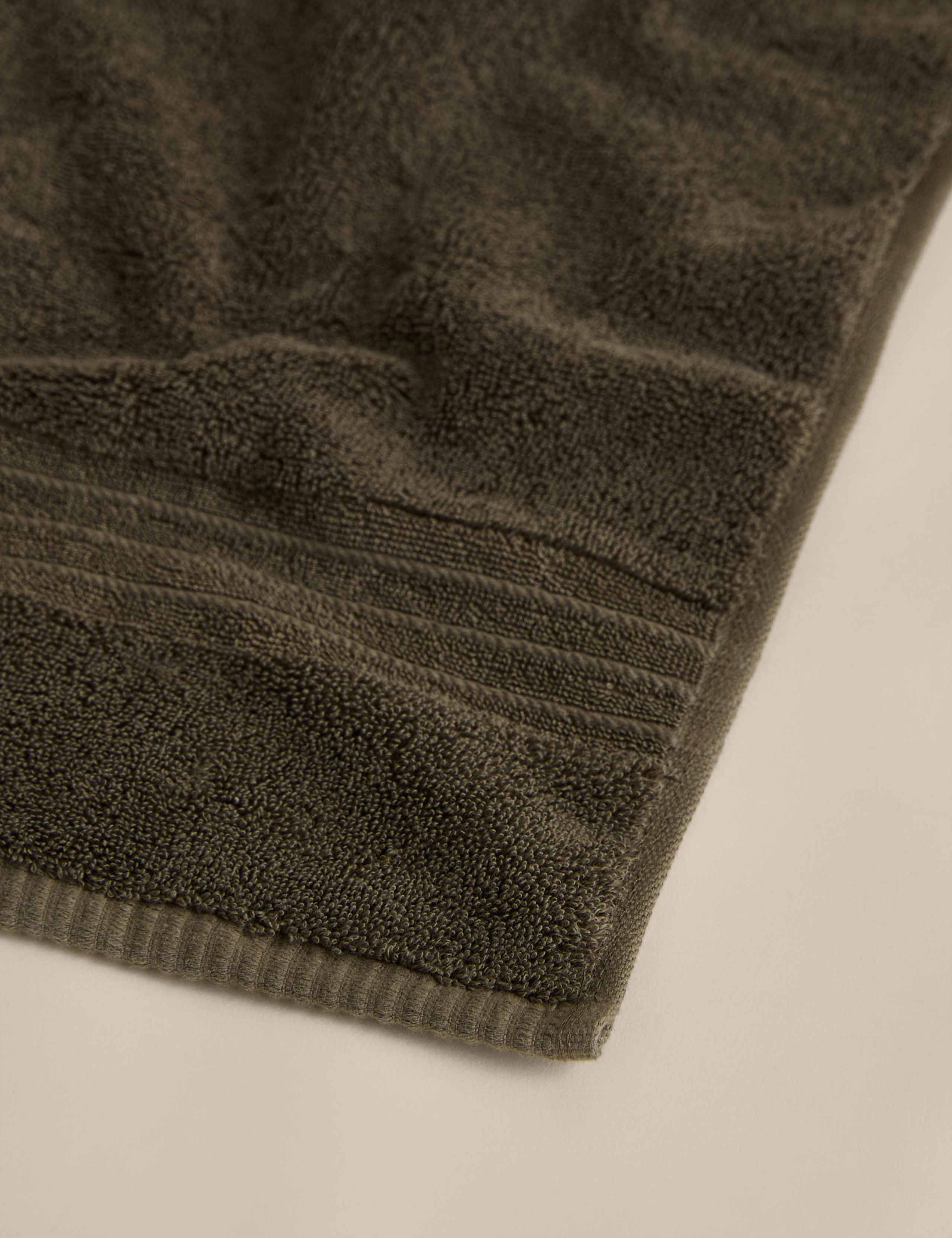 Egyptian Cotton Towel 4 of 4