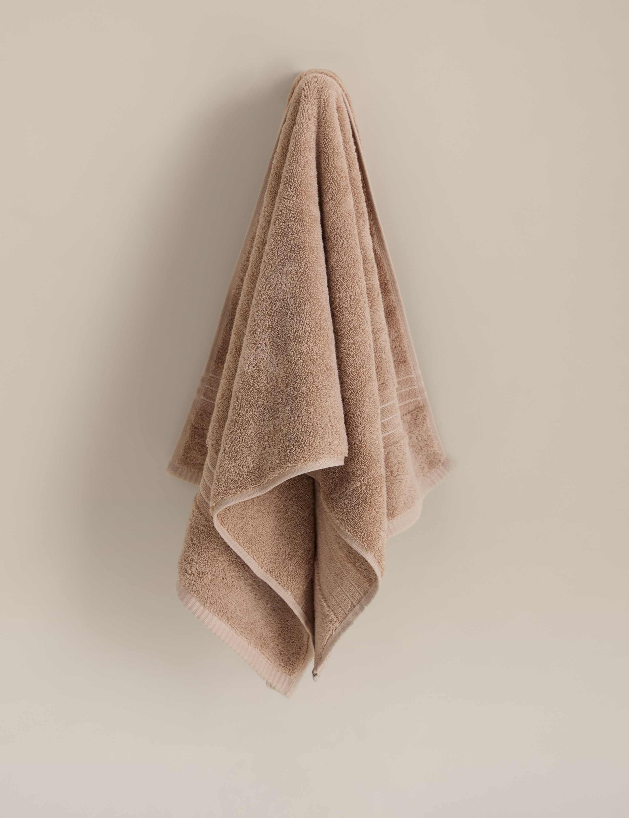 Egyptian Cotton Towel 3 of 4