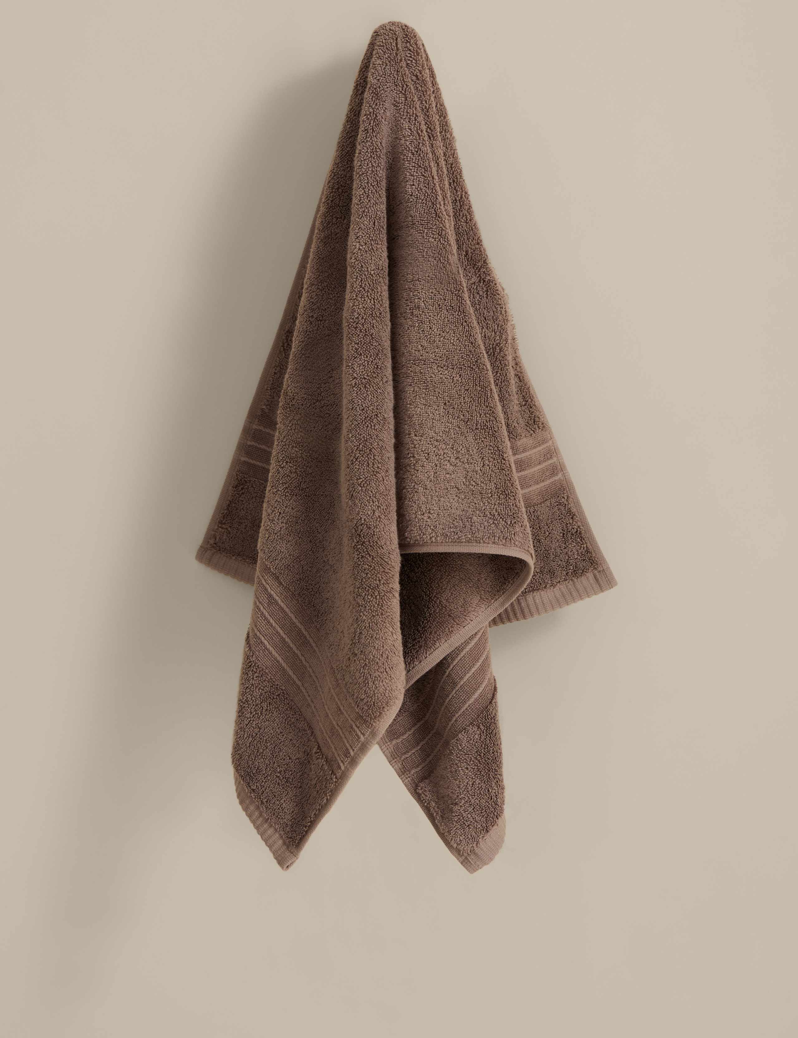Egyptian Cotton Towel 3 of 4