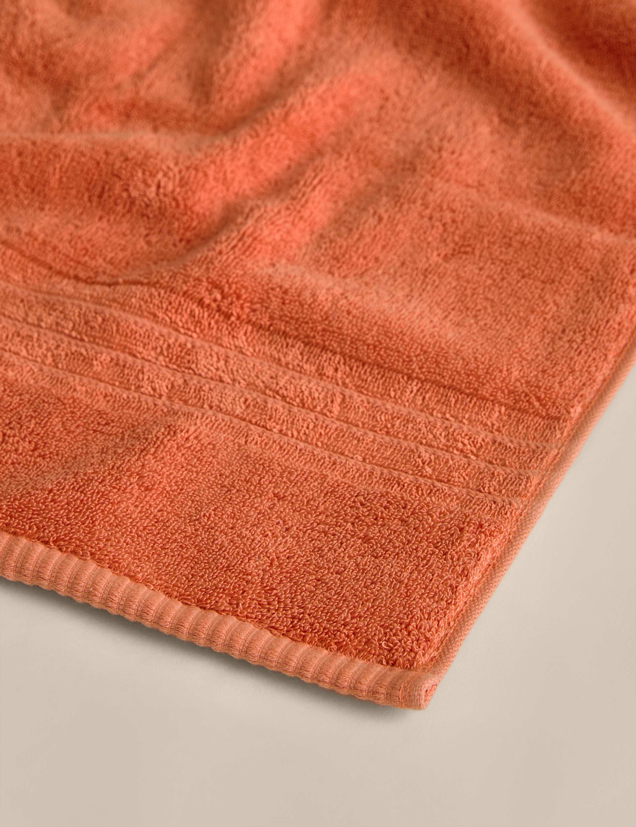 Egyptian Cotton Towel 4 of 4