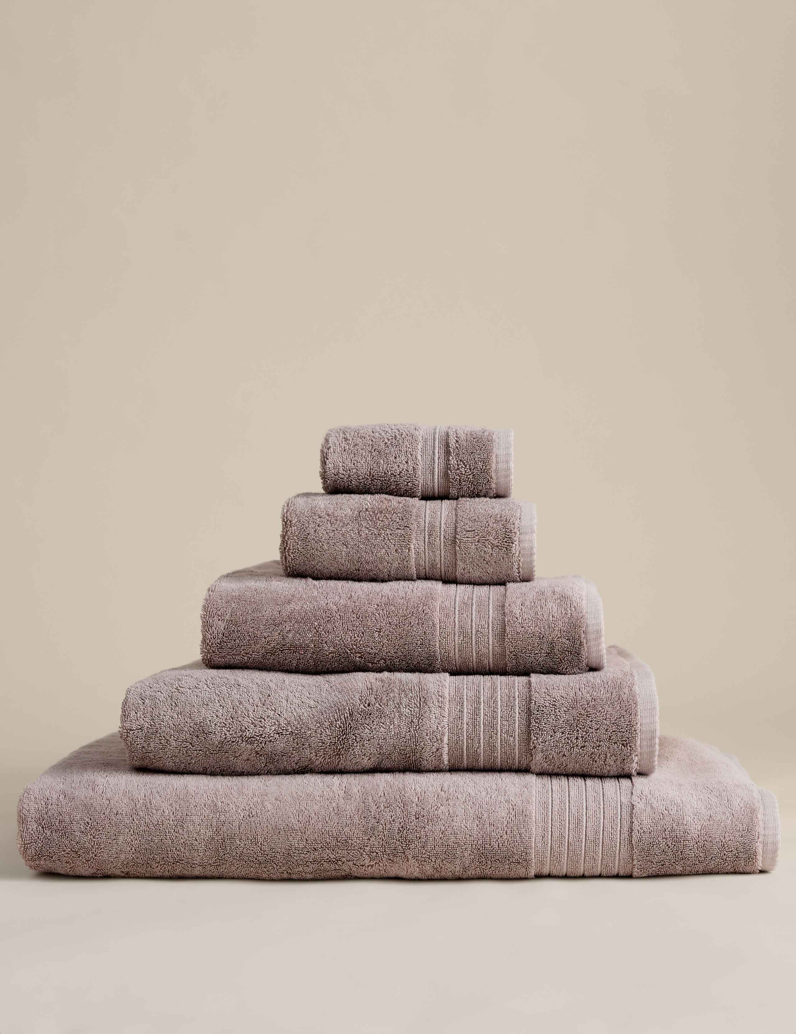 Egyptian Cotton Towel 1 of 4