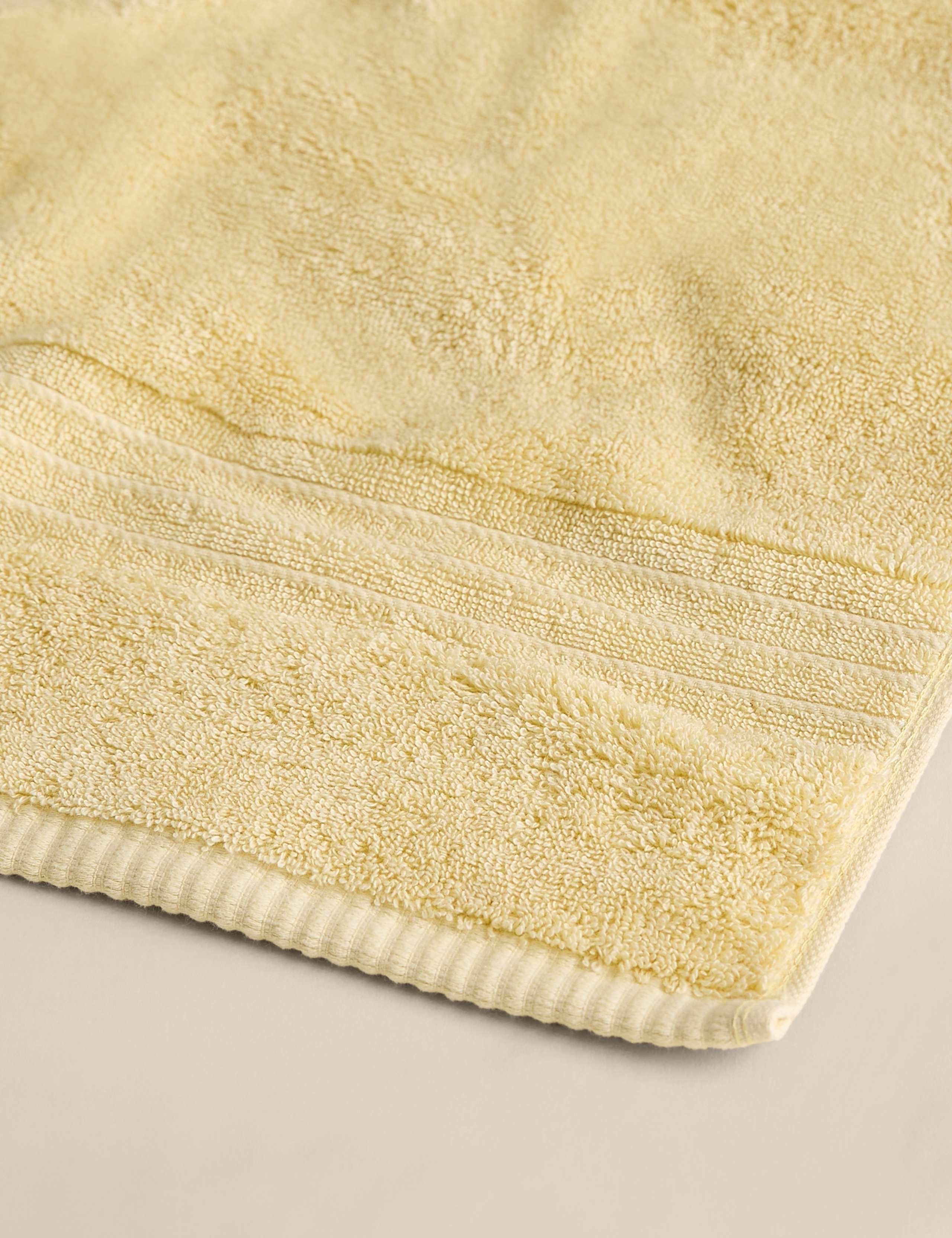 Egyptian Cotton Towel 4 of 4