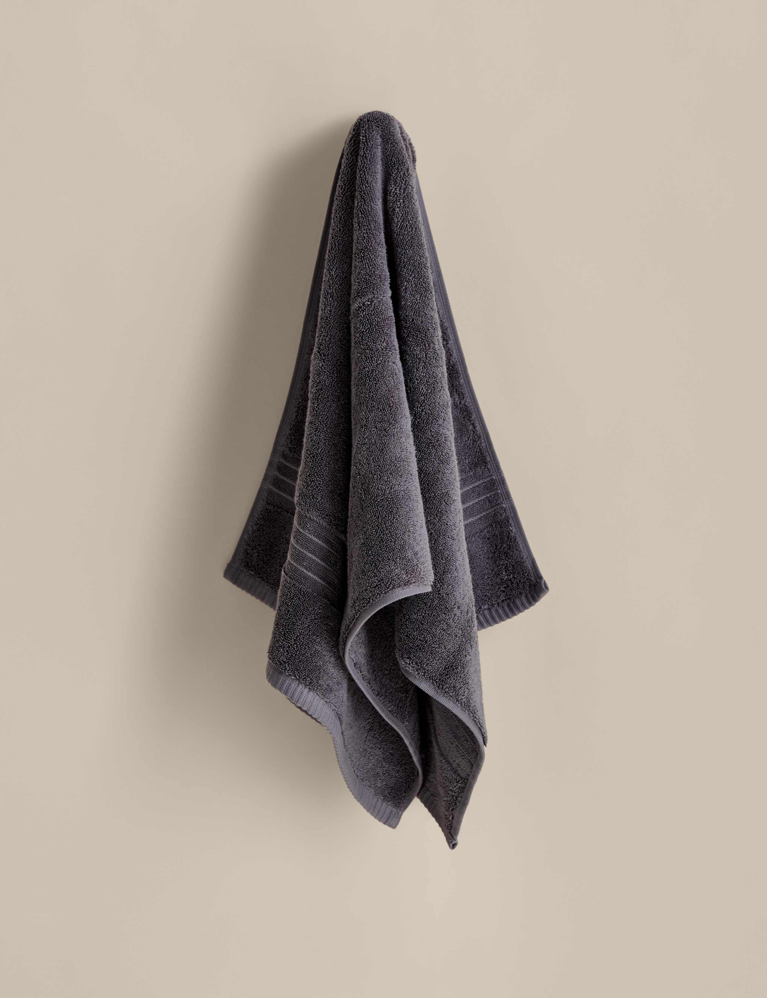Egyptian Cotton Towel 3 of 4