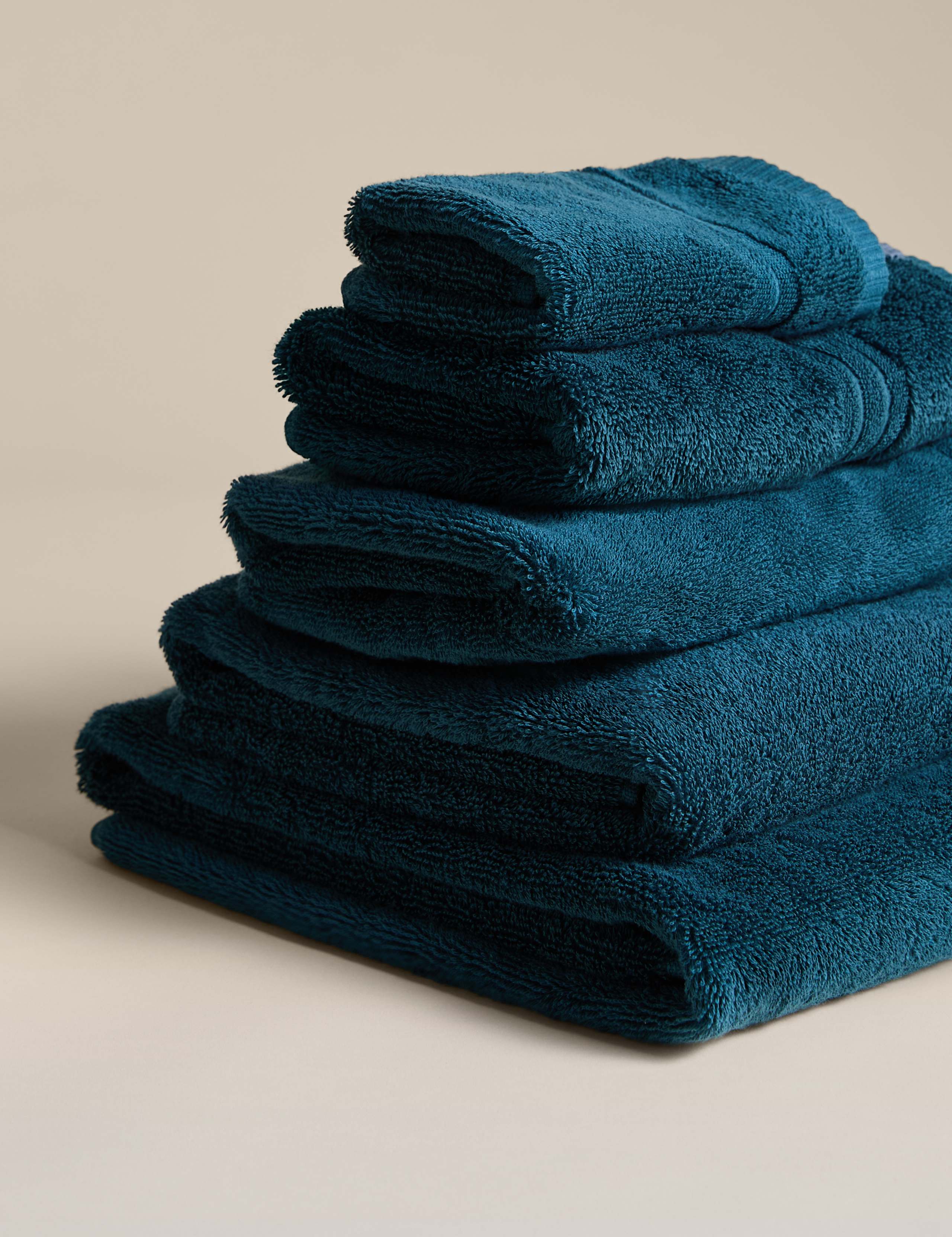 Egyptian Cotton Towel 2 of 4