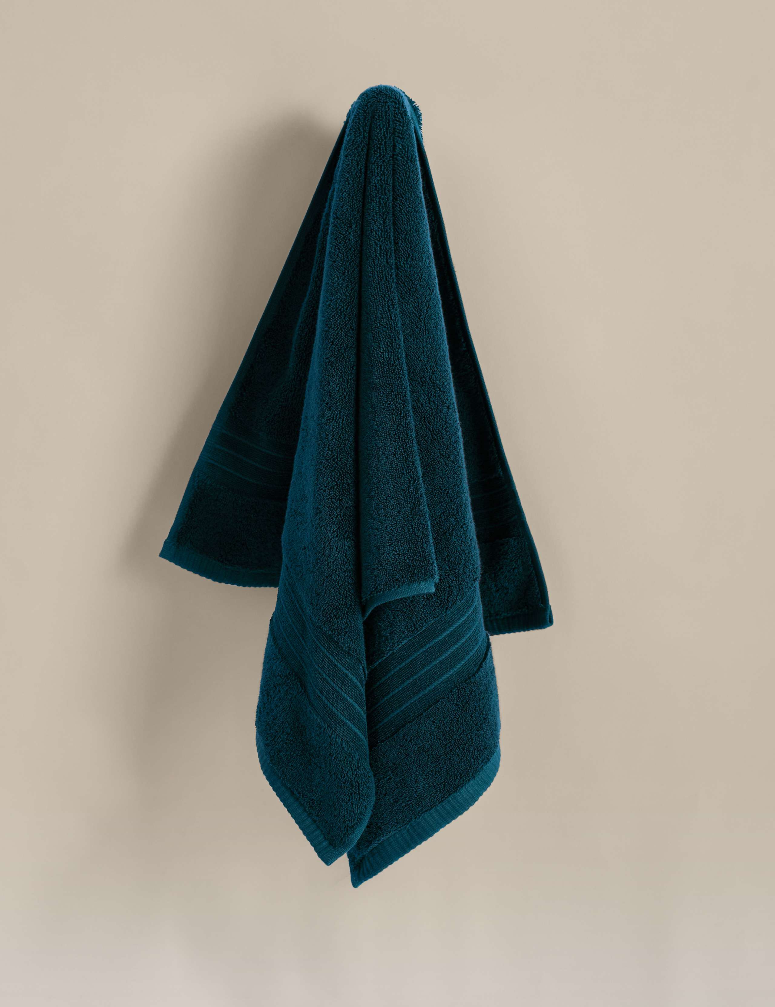 Egyptian Cotton Towel 3 of 4