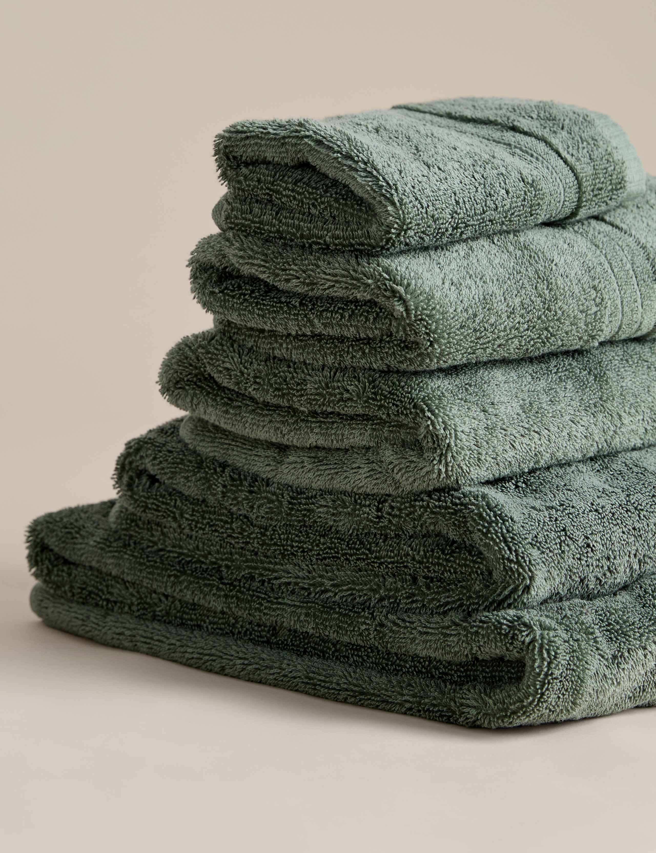 Egyptian Cotton Towel 2 of 4