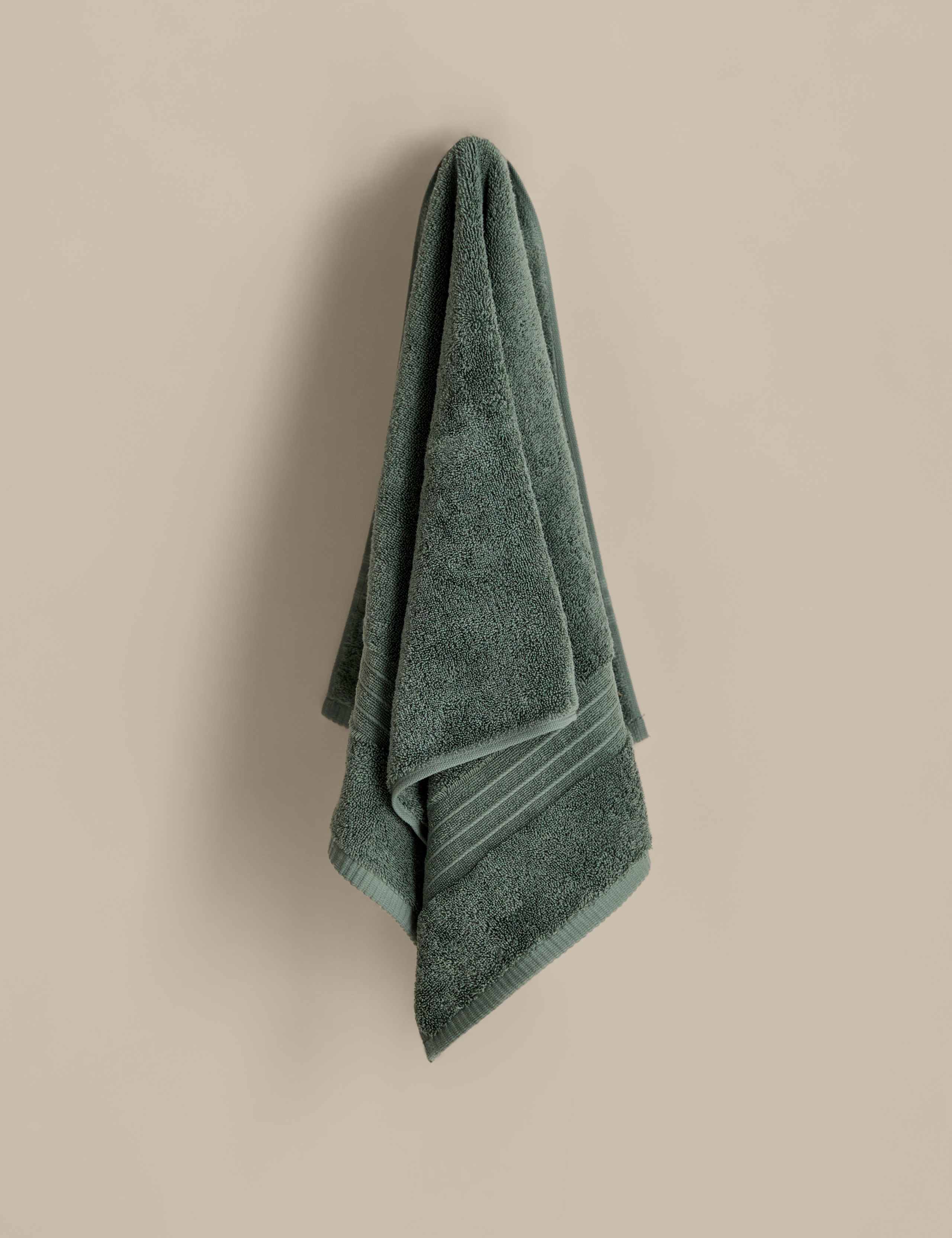 Egyptian Cotton Towel 3 of 4