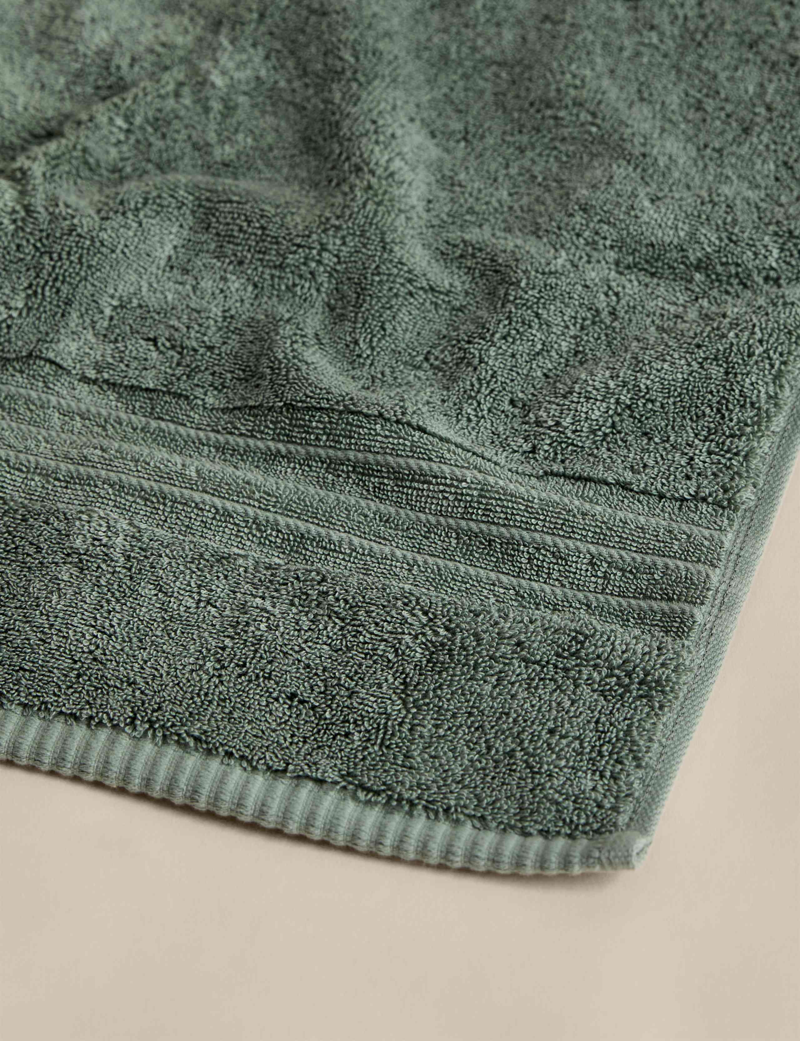 Egyptian Cotton Towel 4 of 4
