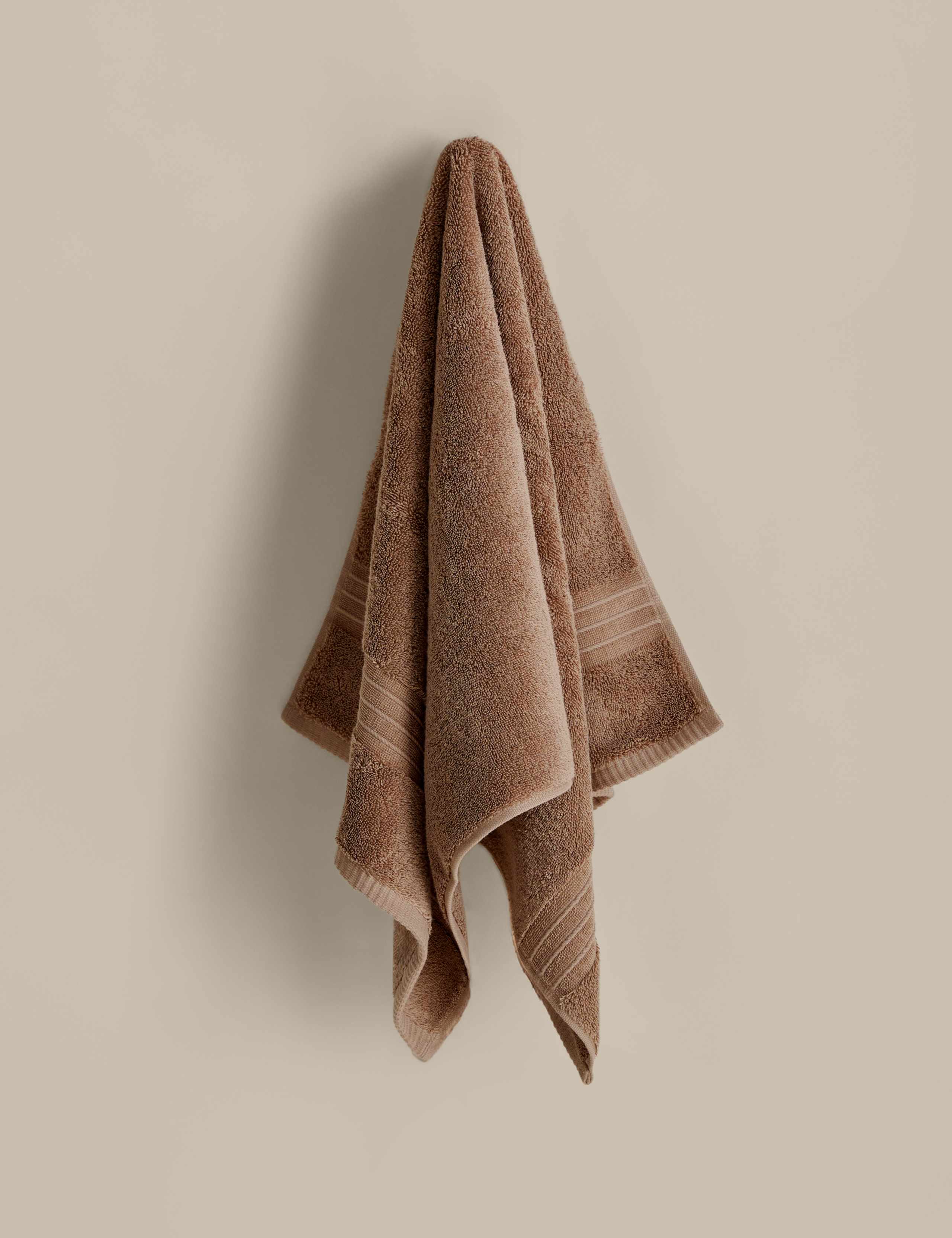 Egyptian Cotton Towel 3 of 4