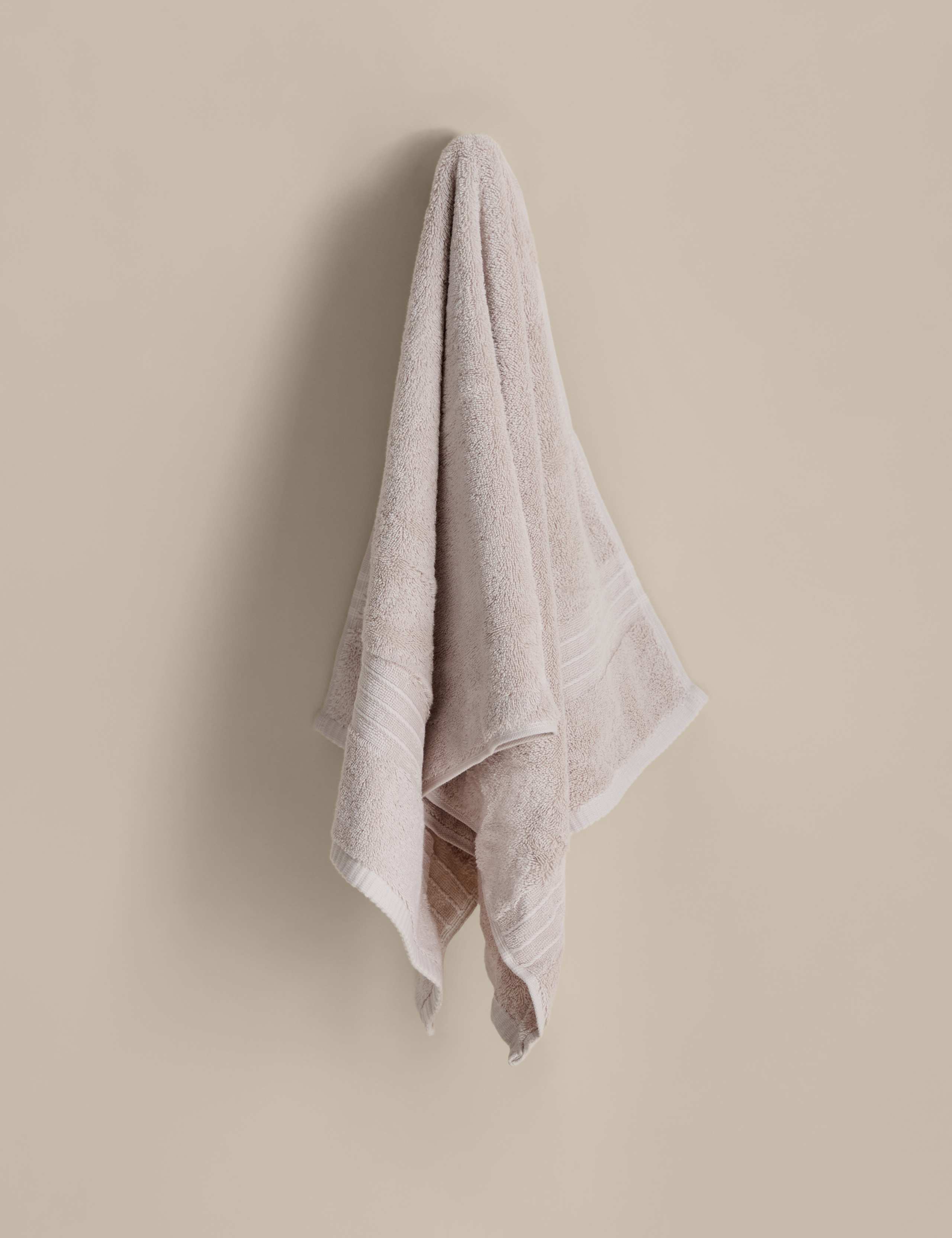 Egyptian Cotton Towel 3 of 4