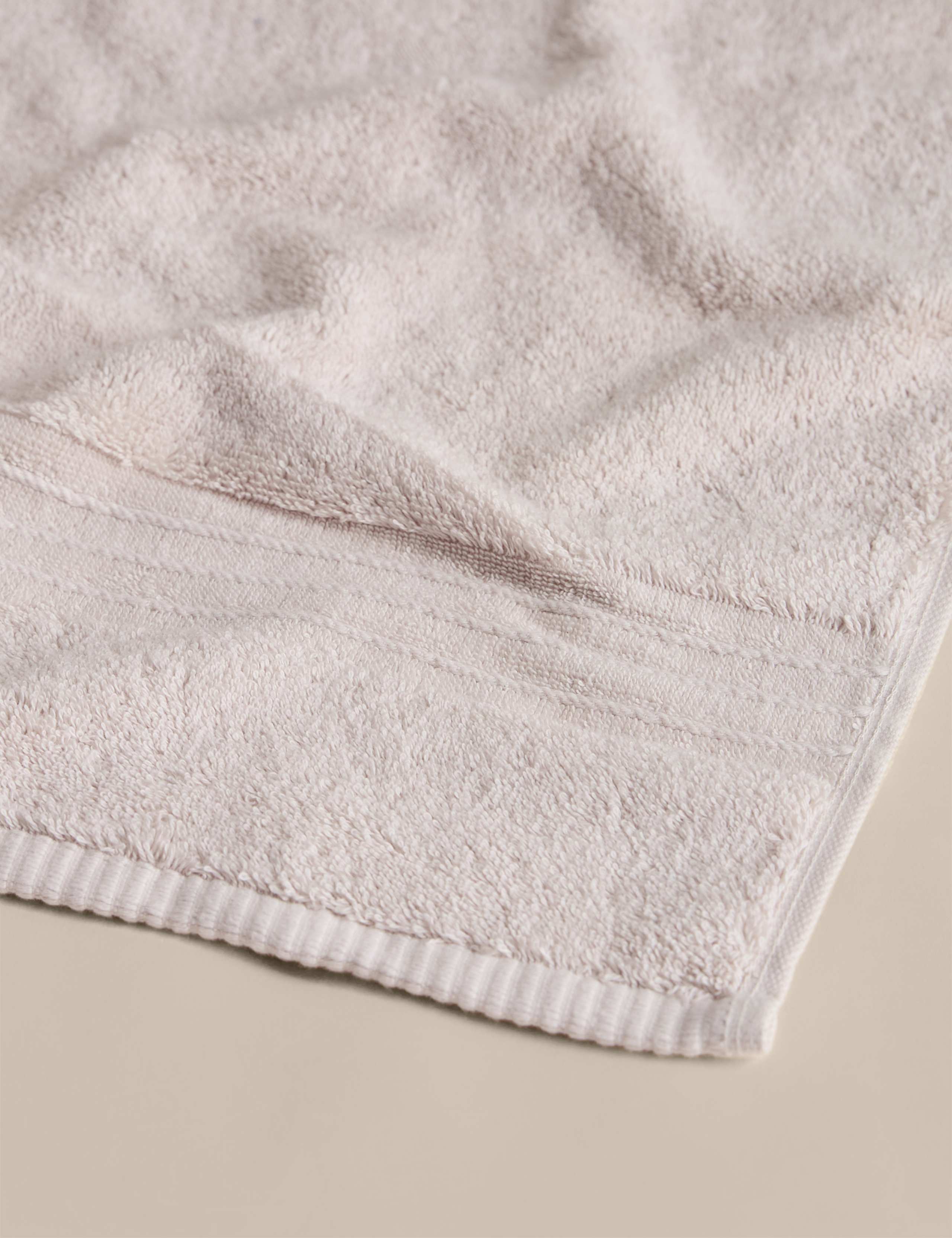 Egyptian Cotton Towel 4 of 4