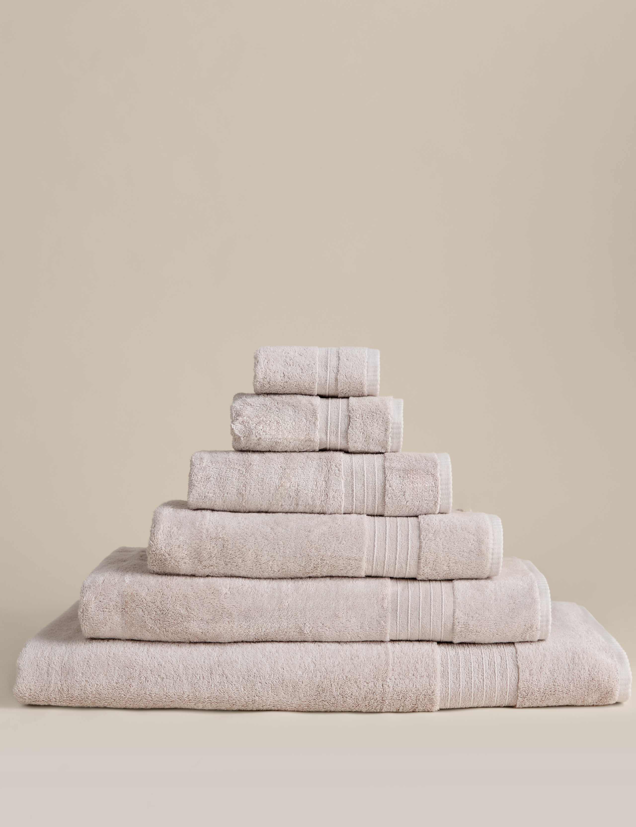 Egyptian Cotton Towel 1 of 4